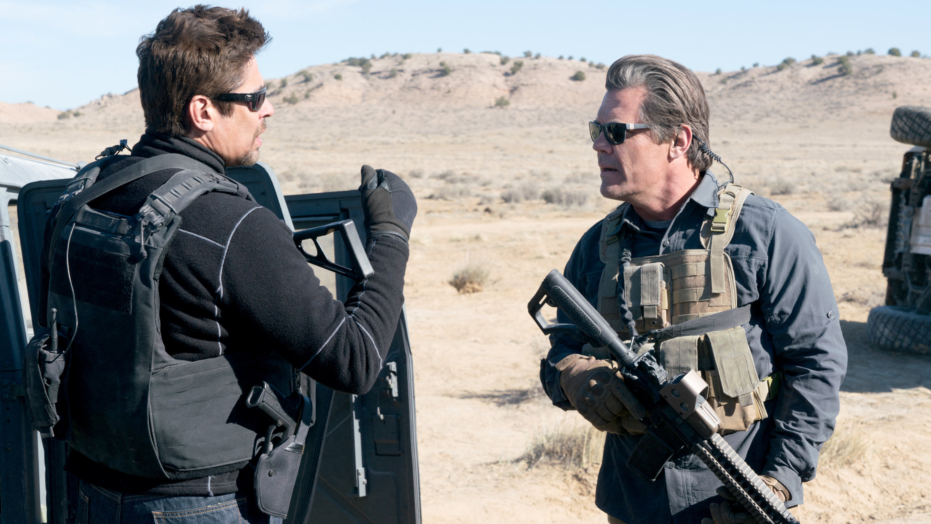 Sicario: Day of the Soldado, War movie meets western, Gritty thriller, Tense atmosphere, 3000x1690 HD Desktop