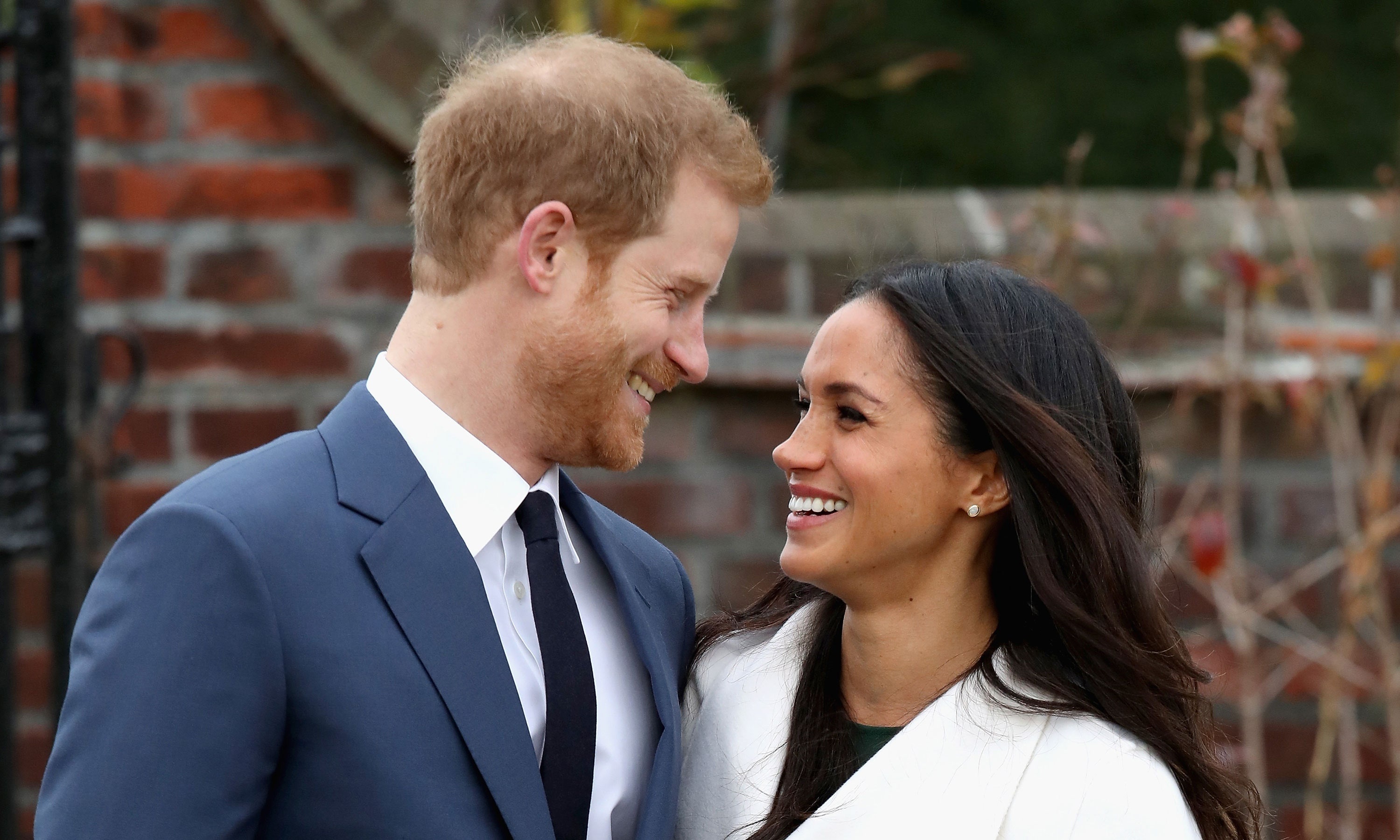 Prince Harry, Meghan Markle, criticized PDA, dinner parties, 3000x1800 HD Desktop