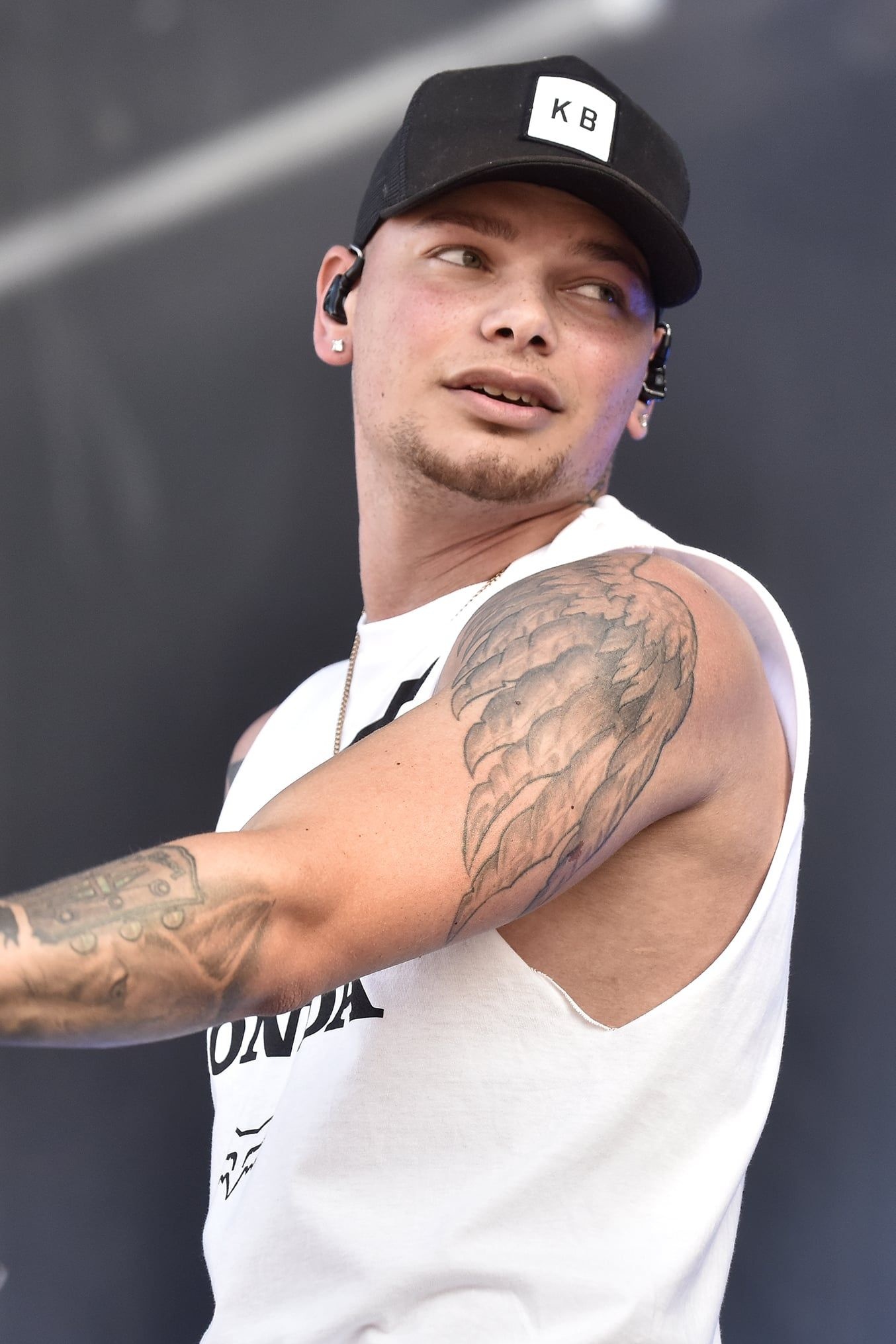 Kane Brown, Sexy pics, Angelic appearance, Artofit, 1360x2040 HD Phone