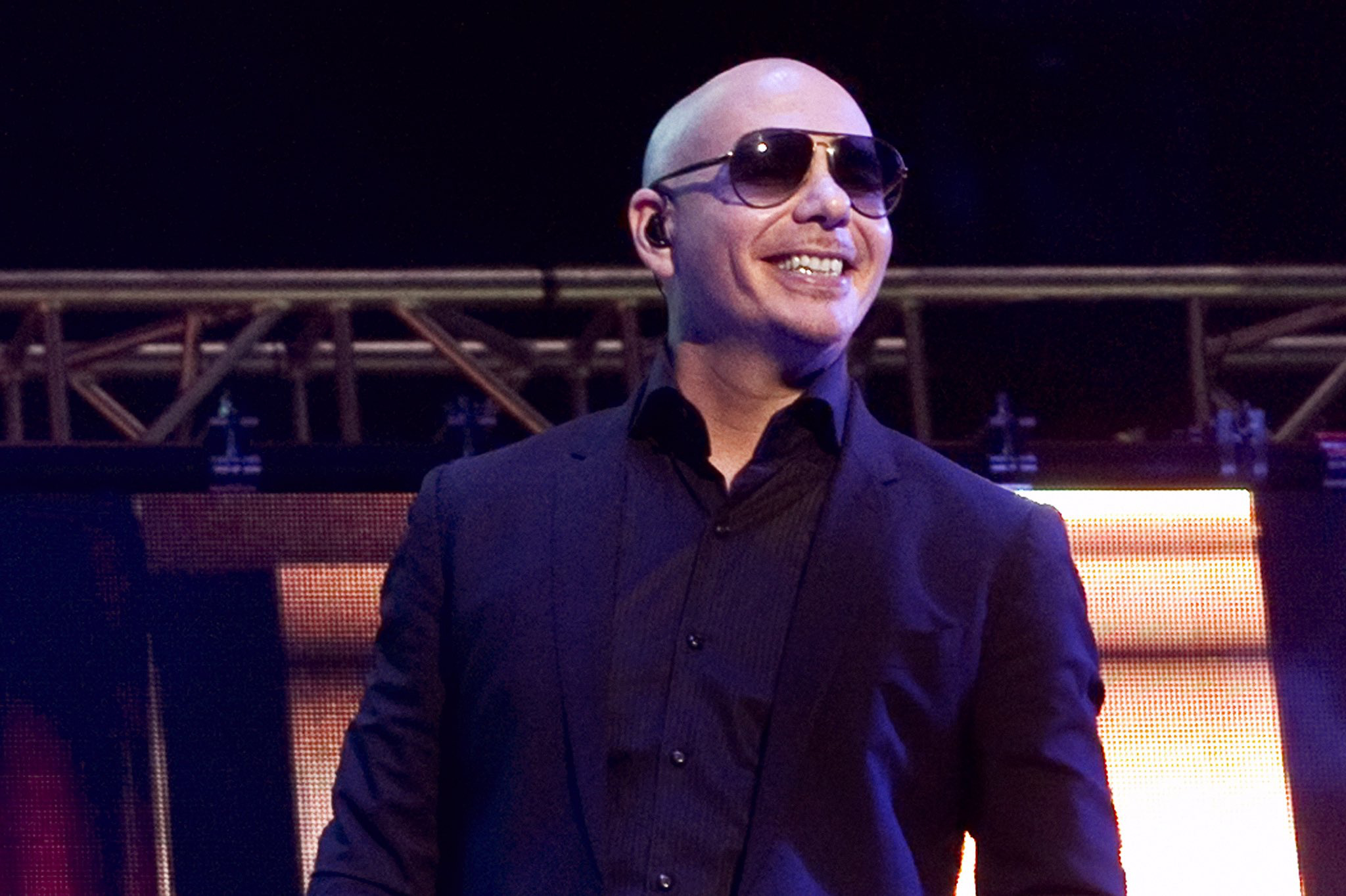 Pitbull, Smile everyday, Rapper boss day, Smile, 2050x1370 HD Desktop