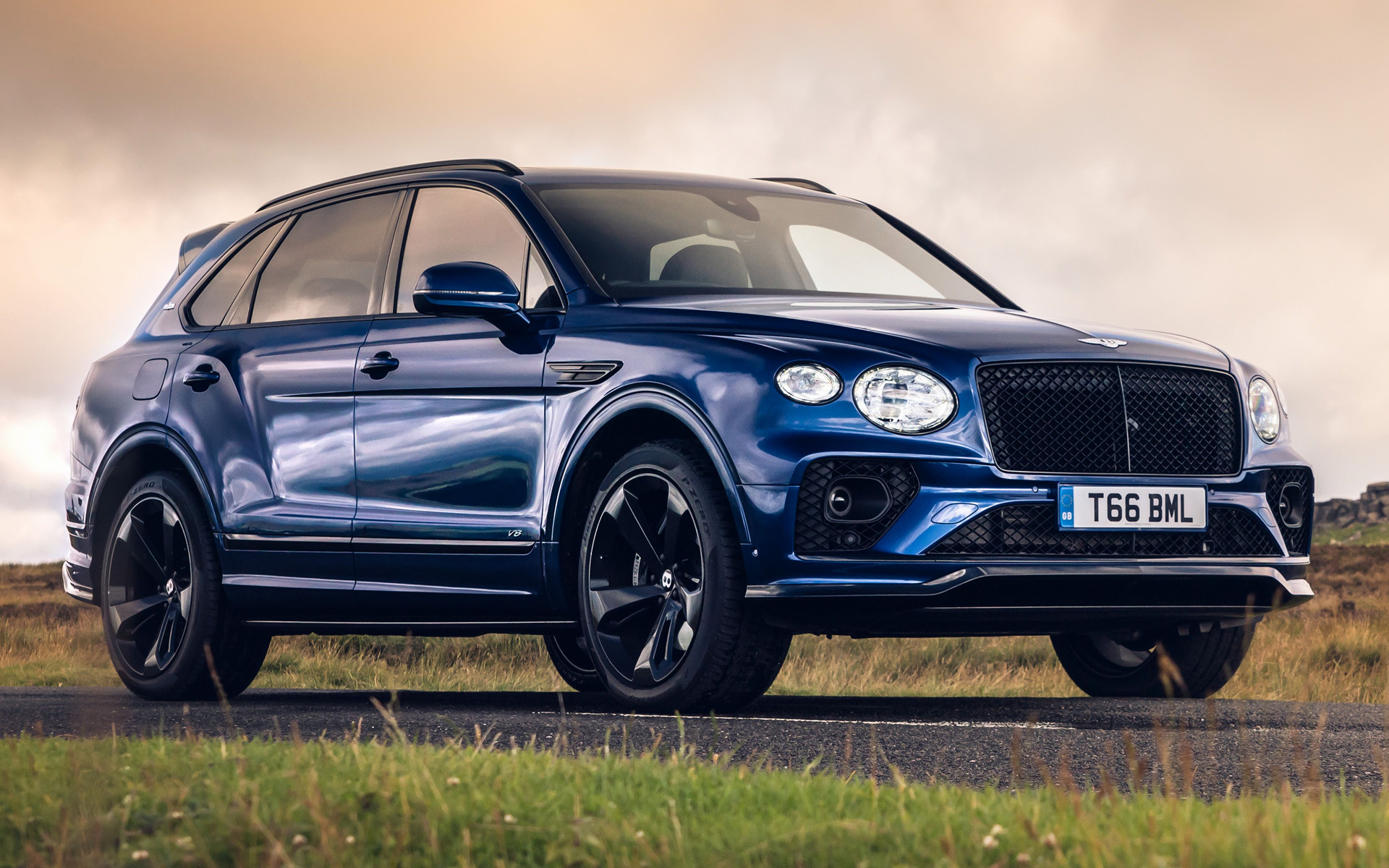 Bentley Bentayga, Luxury SUV, 2020 model, UK wallpapers, 1920x1200 HD Desktop