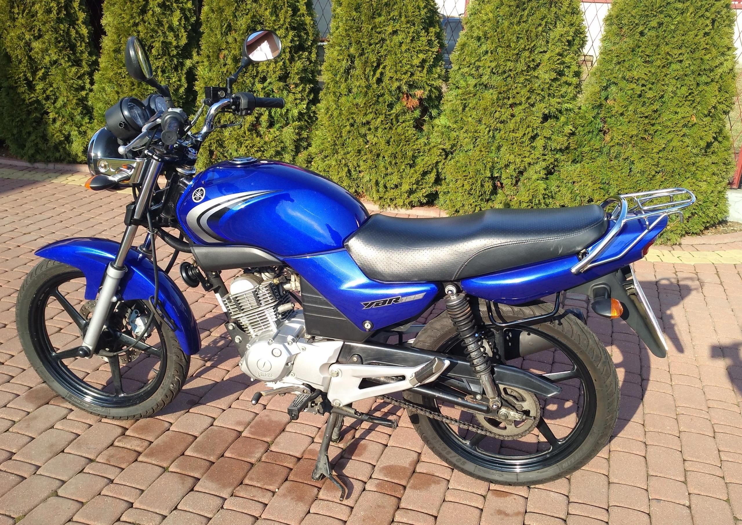 Yamaha YBR125, Reliable commuter bike, Fuel-efficient engine, Easy handling, 2560x1820 HD Desktop