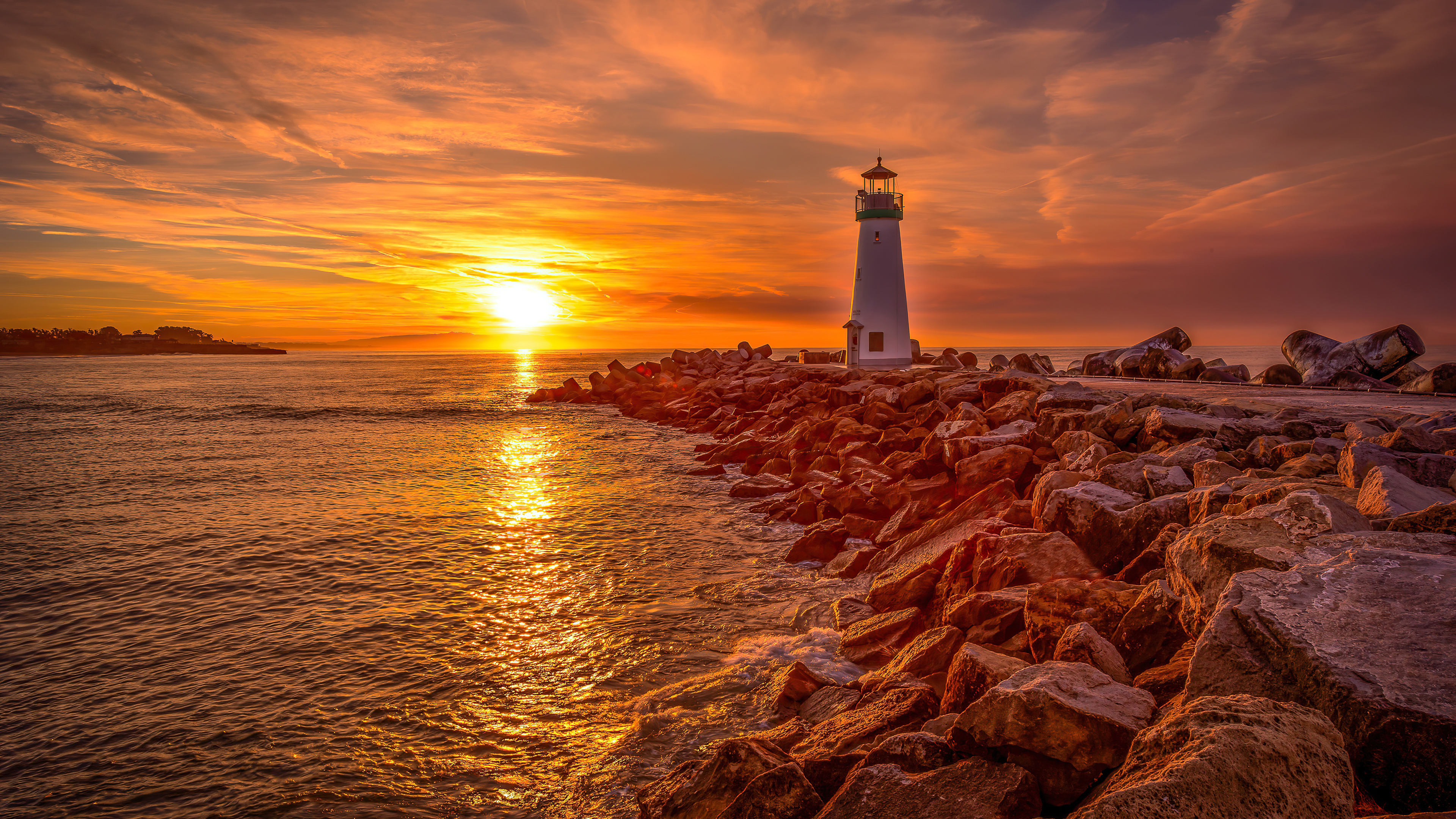 Santa Cruz Breakwater, Lighthouses Wallpaper, 3840x2160 4K Desktop