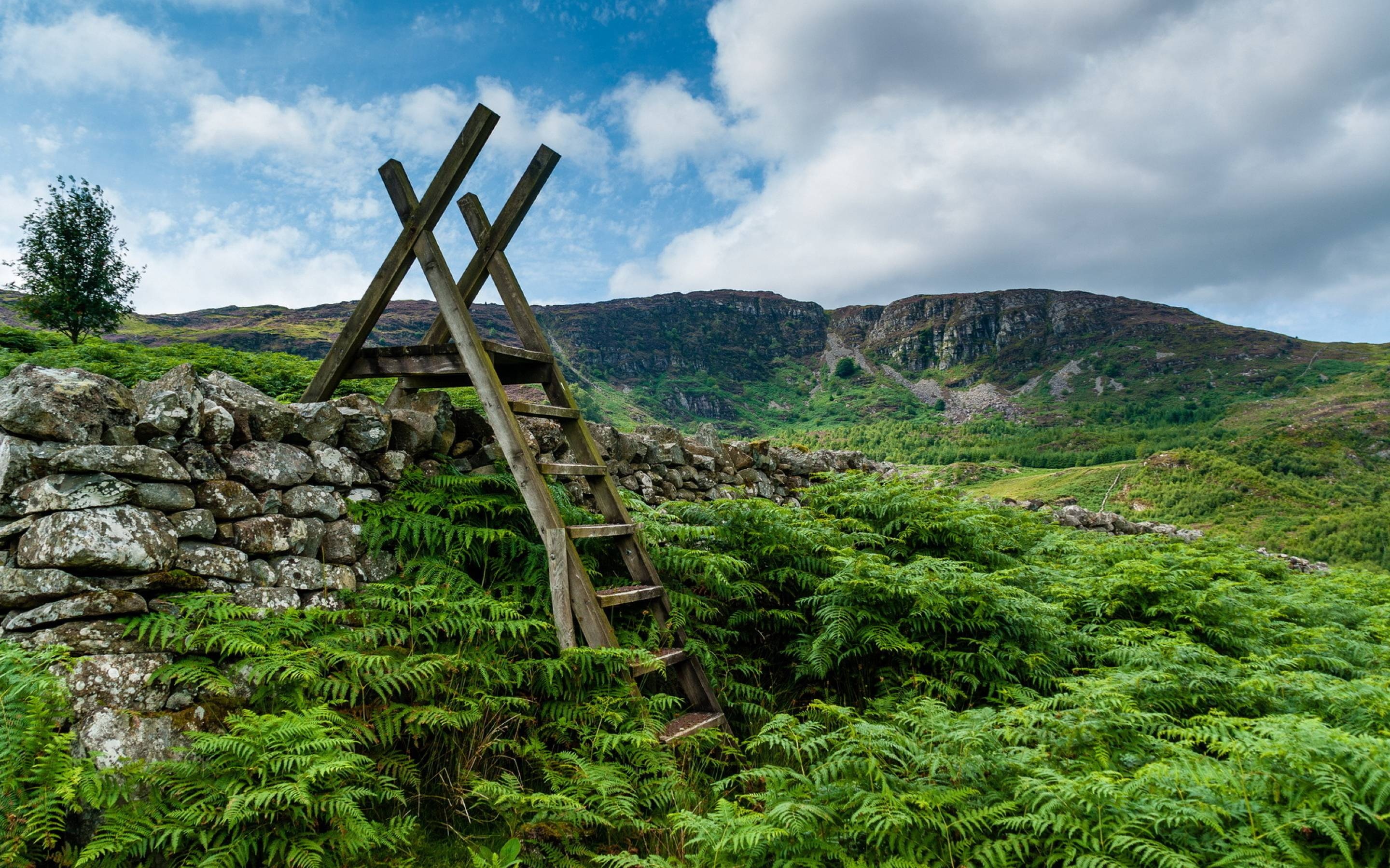 Snowdonia National Park, Majestic mountains, Nature's playground, Outdoor paradise, 2880x1800 HD Desktop