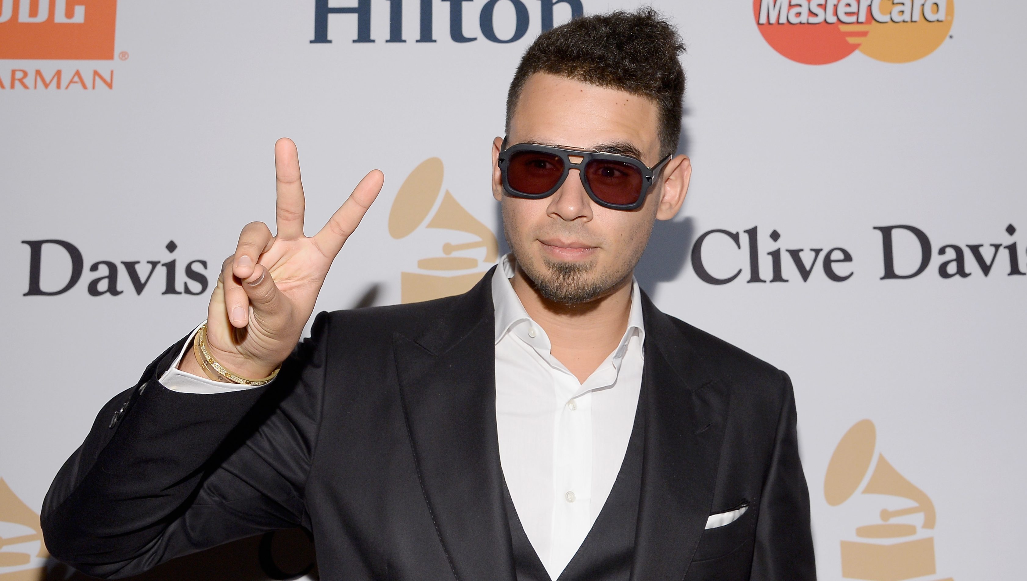 Afrojack, Dating life, 3370x1910 HD Desktop