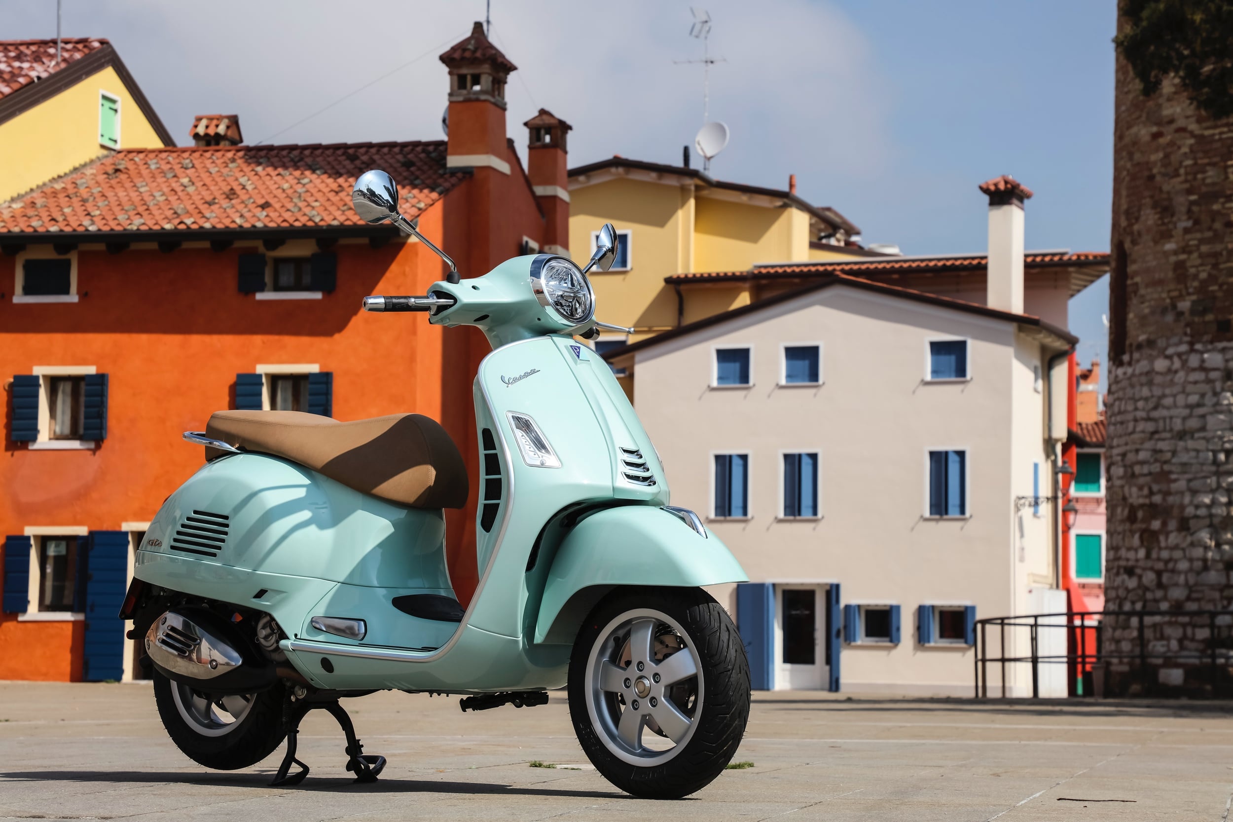 Vespa GTS 300, Wide magazine corporate, Vespa gts, 2500x1670 HD Desktop