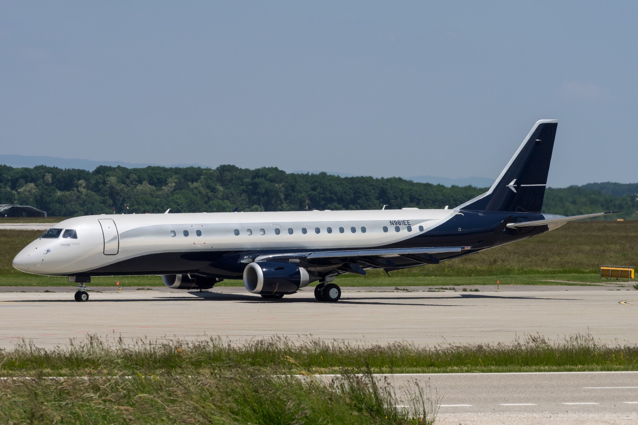 Embraer Lineage 1000, Billionaires and elite, Access Jet Group, Lineage 1000E, 2560x1710 HD Desktop