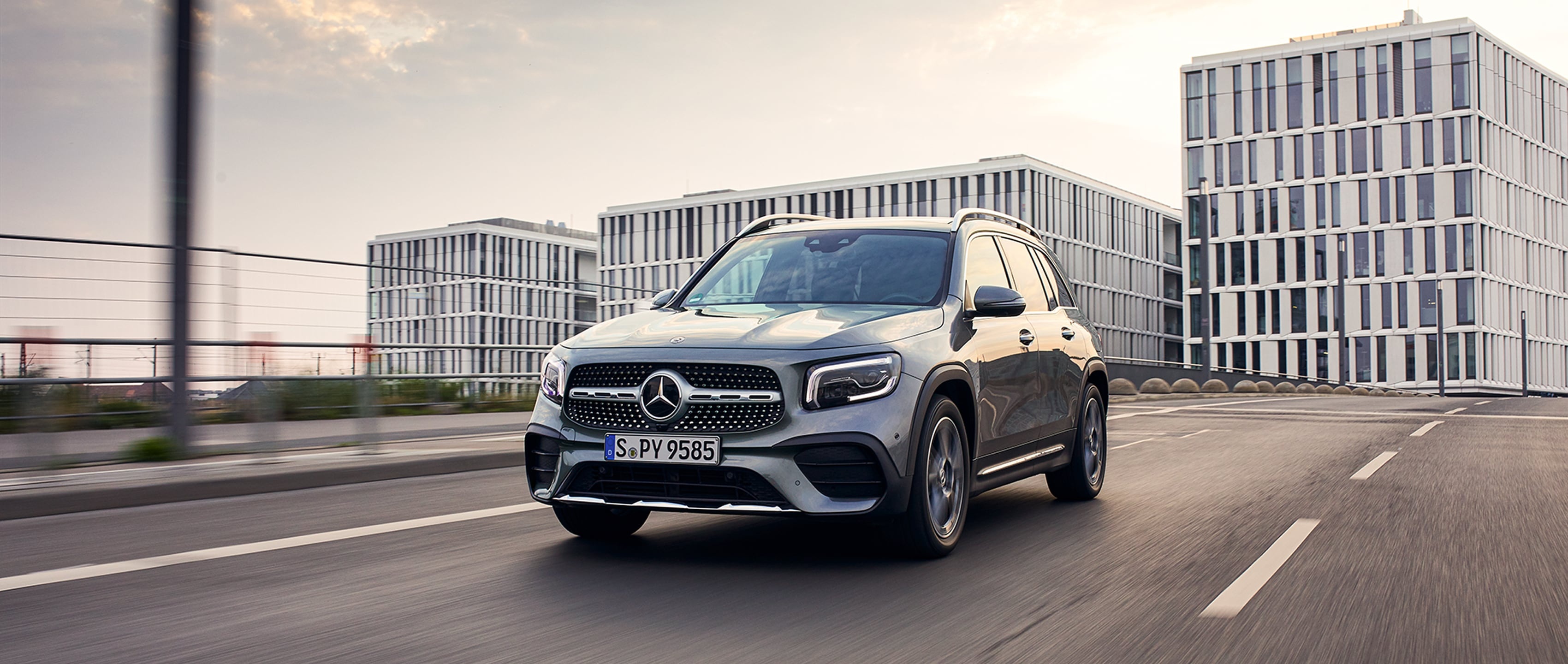 Mercedes-Benz GLB, Leonie von Hase, New Mercedes-Benz GLB, 3400x1440 Dual Screen Desktop