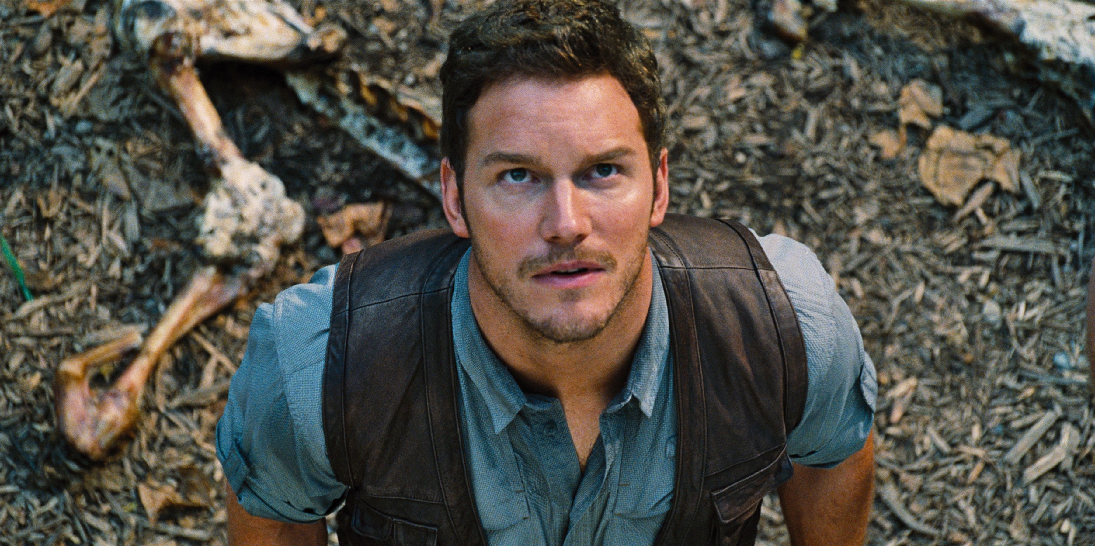 Chris Pratt, Jurassic World snapshots, Movie review, Interesting moments, 3600x1800 Dual Screen Desktop