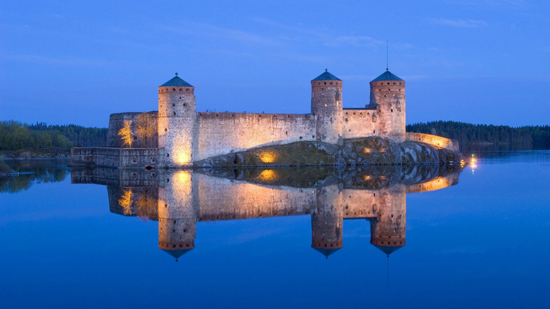 Castle in Finland, Reflection in water, Serene atmosphere, Historic architecture, 1920x1080 Full HD Desktop