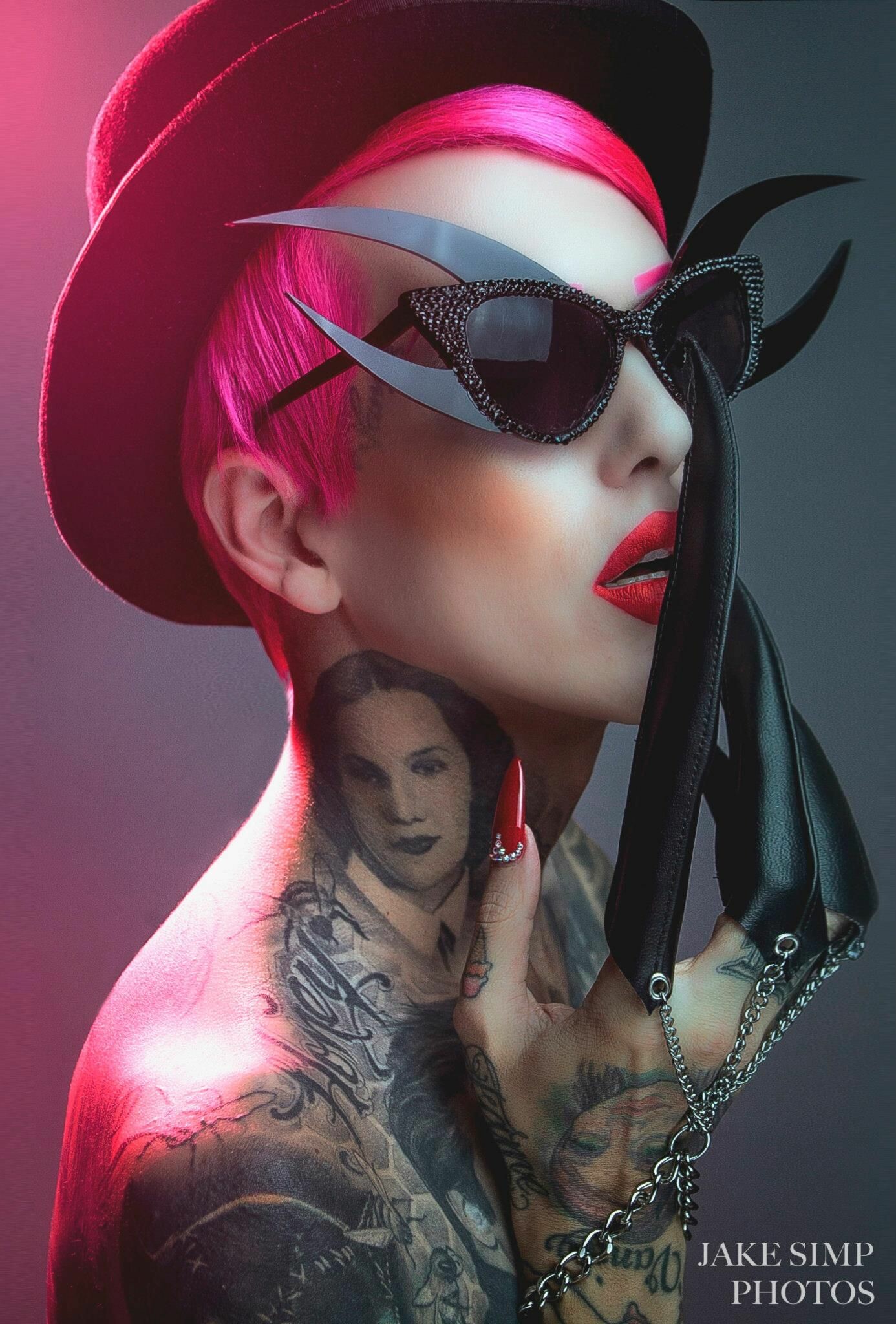 Jeffree Star and Adam Lambert kiss, Jeffree Star, Jeffree Star cosmetics, Jeffree Star, 1390x2050 HD Phone