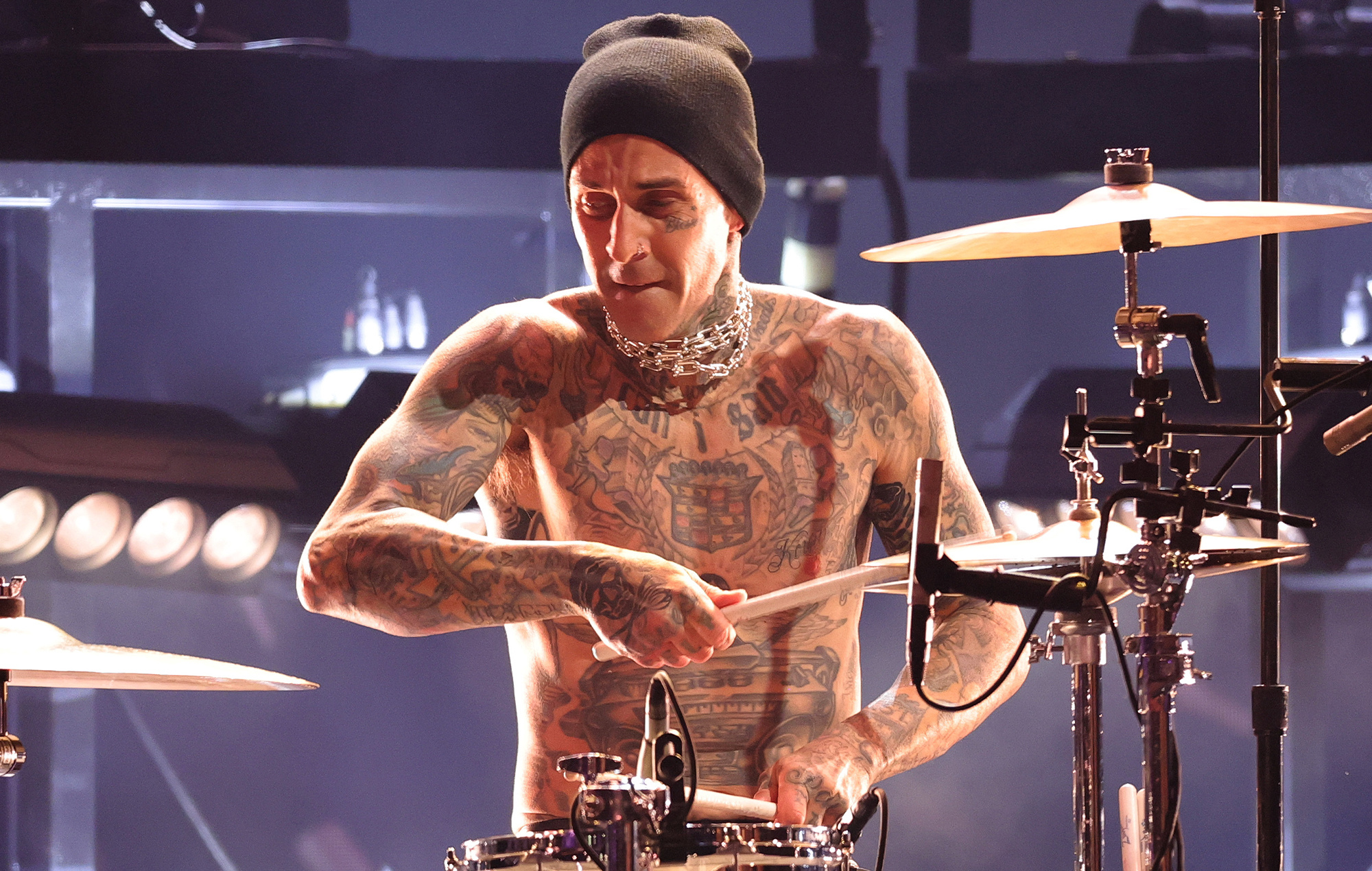 Travis Barker severe illness, Life-threatening pancreatitis, 2000x1270 HD Desktop