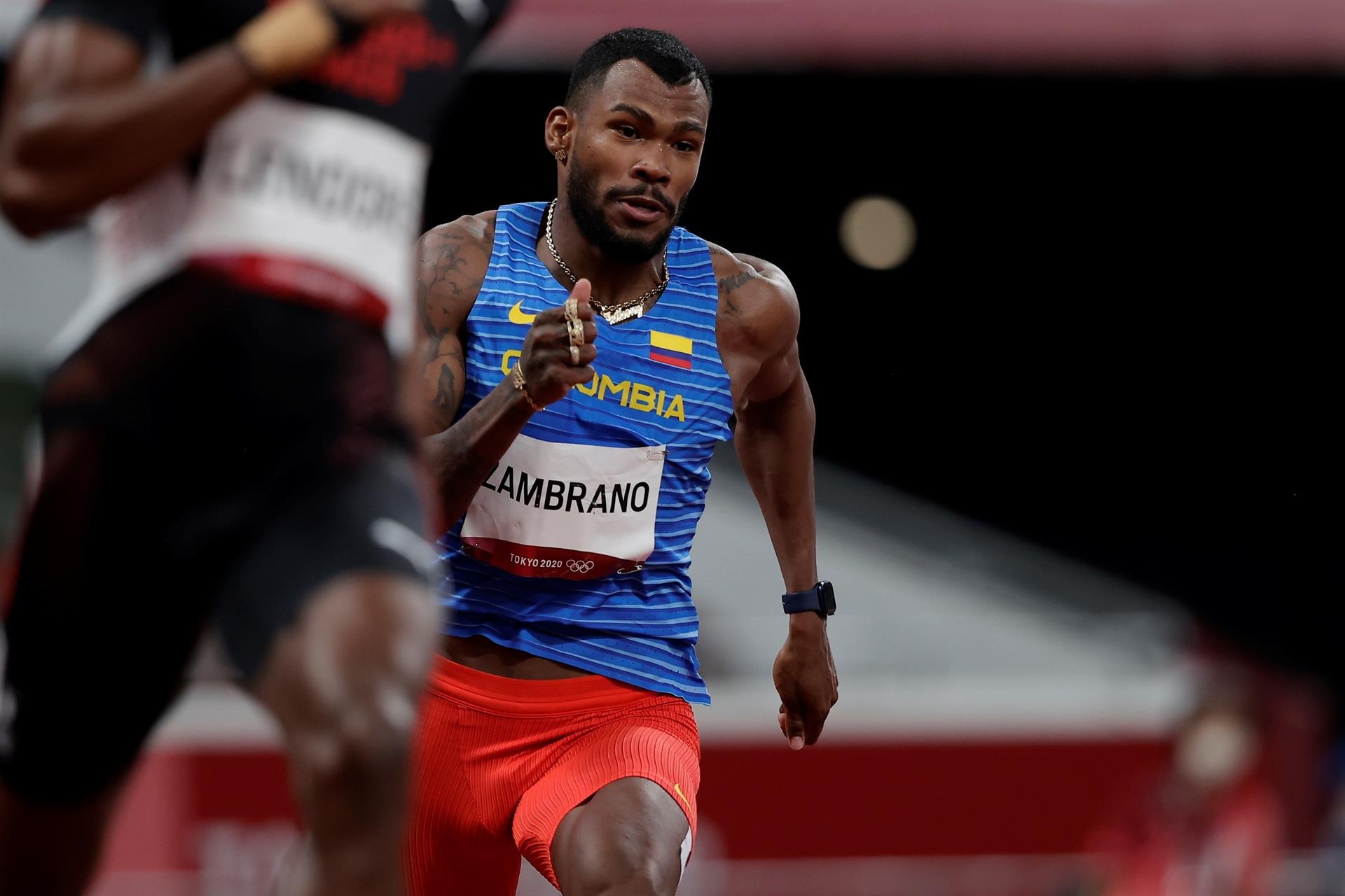 Anthony Jose Zambrano, Spectacular finish, 400 meters final, Tokyo, 1920x1280 HD Desktop