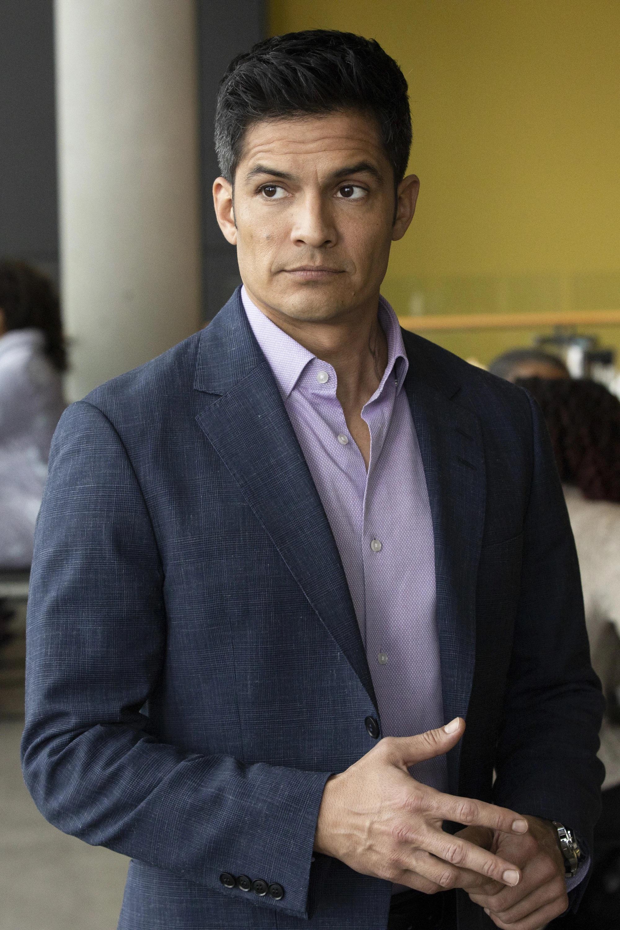 Nicholas Gonzalez, TV Shows, Grey's Anatomy, The Good Doctor, 2000x3000 HD Phone