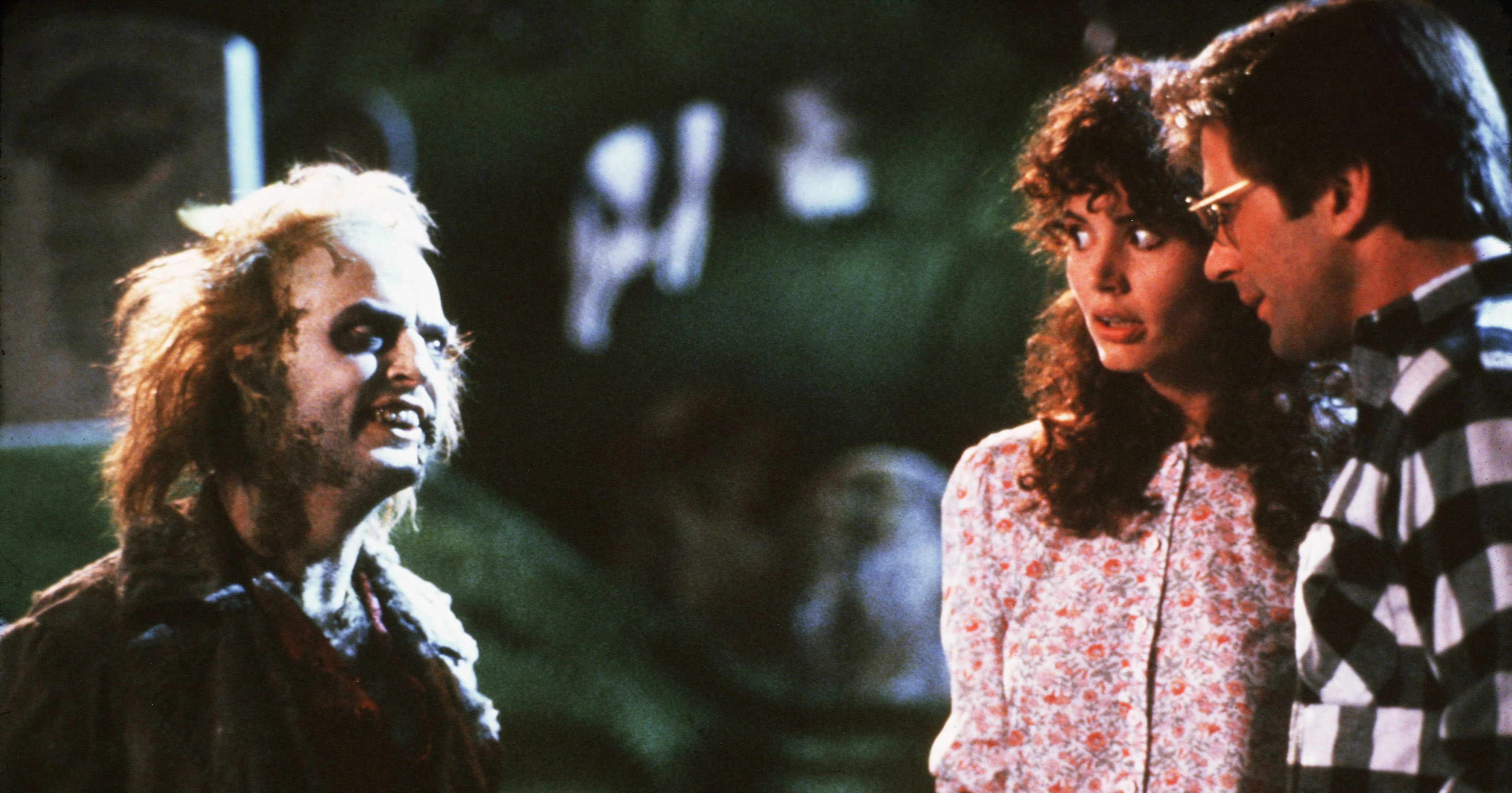 Alec Baldwin and Geena Davis, Michael Keaton (Beetlejuice) Wallpaper, 3390x1780 HD Desktop