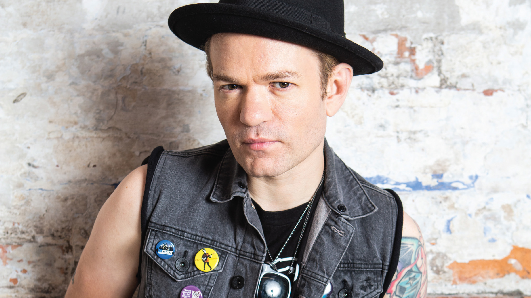 Sum 41's Deryck Whibley: 2200x1240