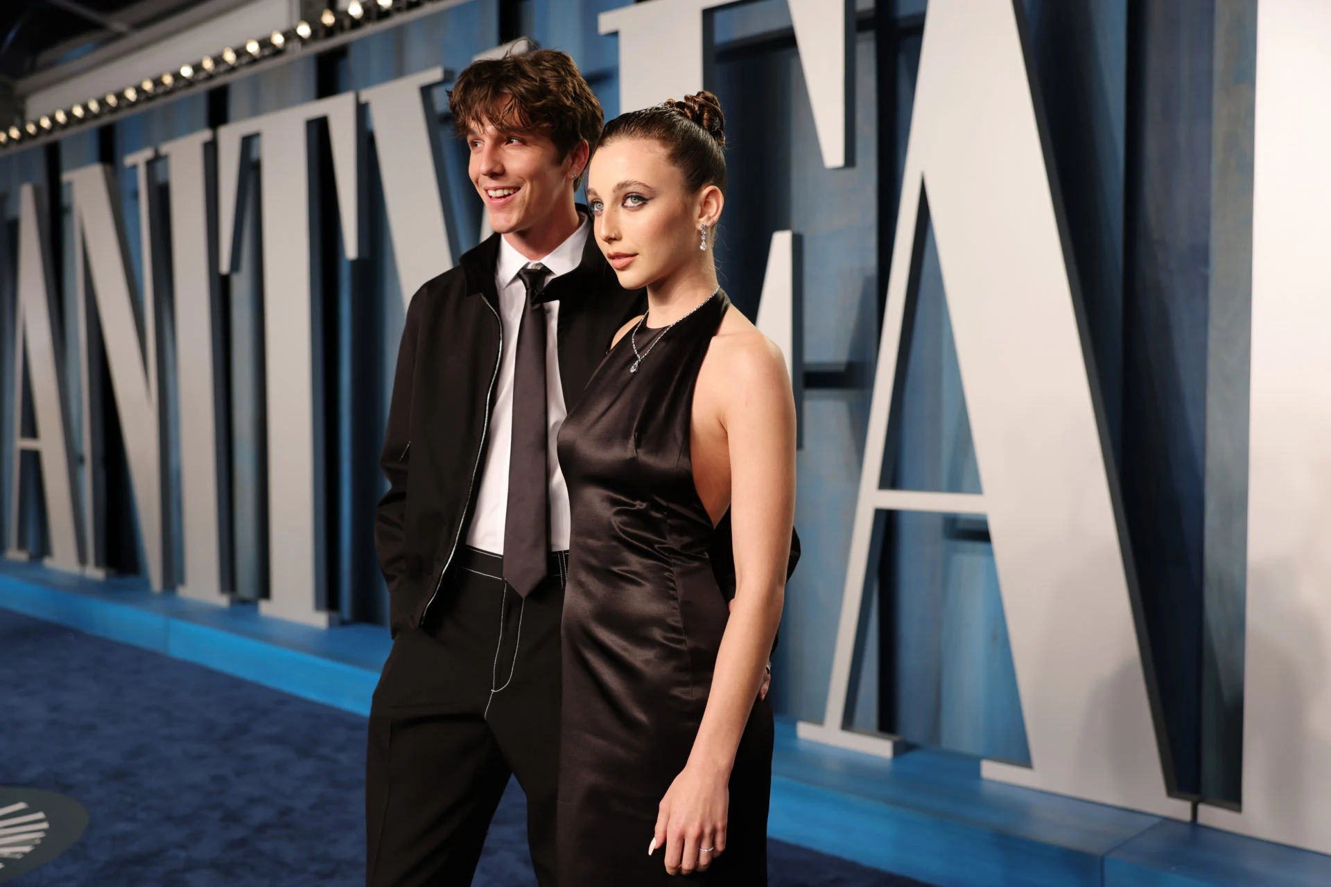 Emma Chamberlain, Vanity Fair's Oscars party, Boyfriend Role Model, 1920x1280 HD Desktop