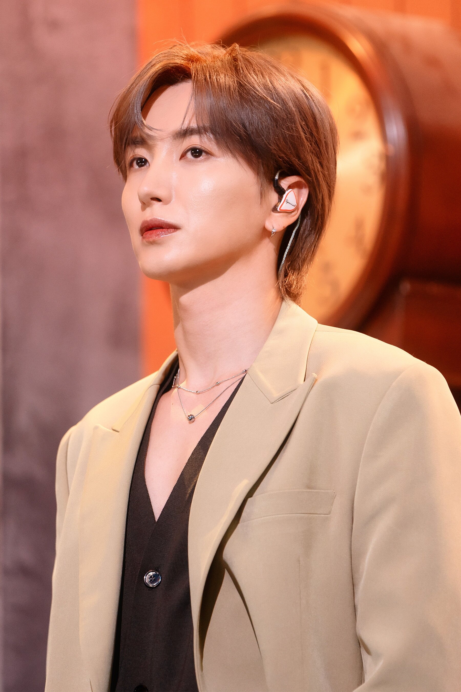 Leeteuk, SBS Inkigayo, March 15 2022, Korean idol, 1800x2700 HD Phone