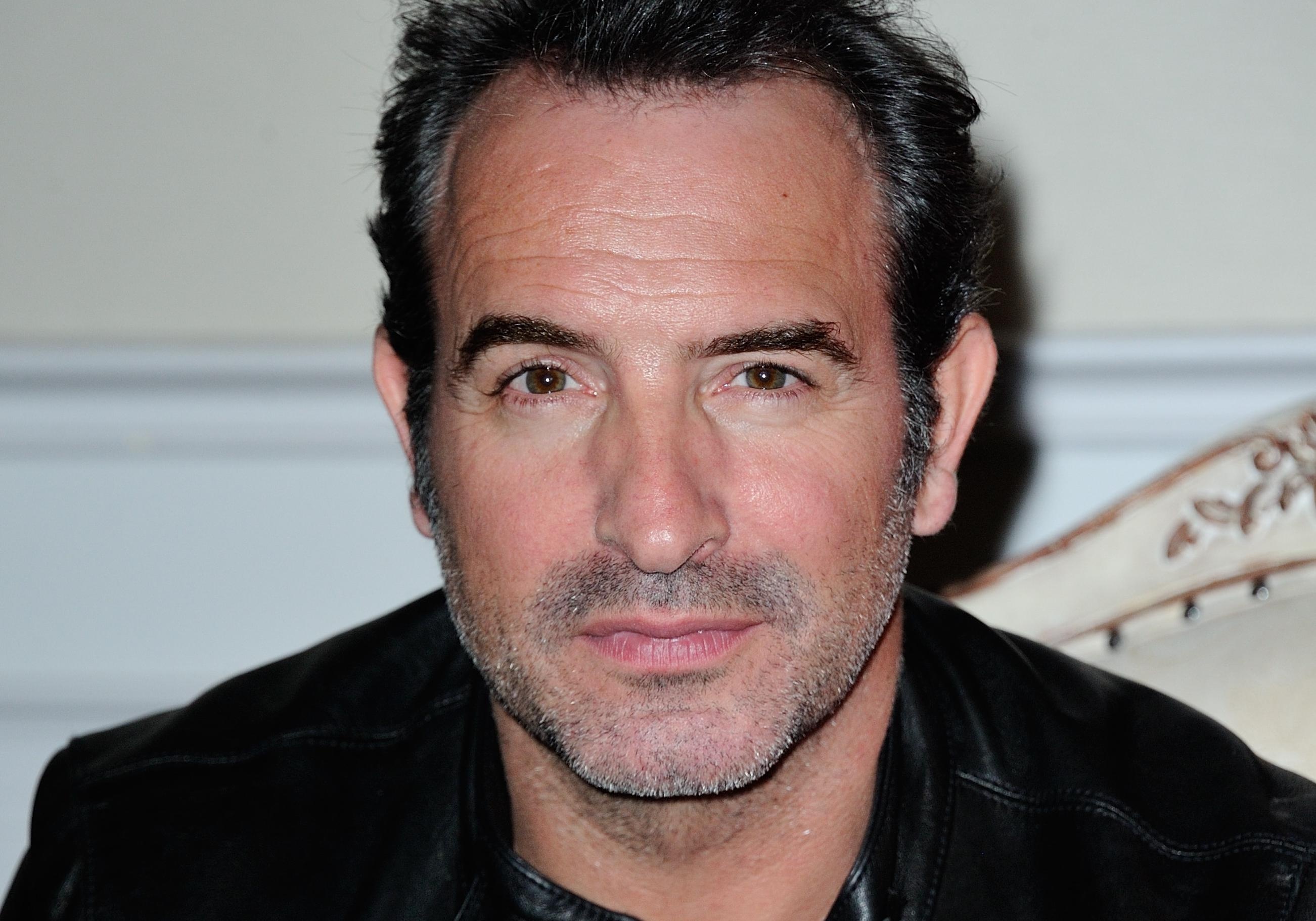 Jean Dujardin, Wallpapers, Images, Photos, 2610x1830 HD Desktop