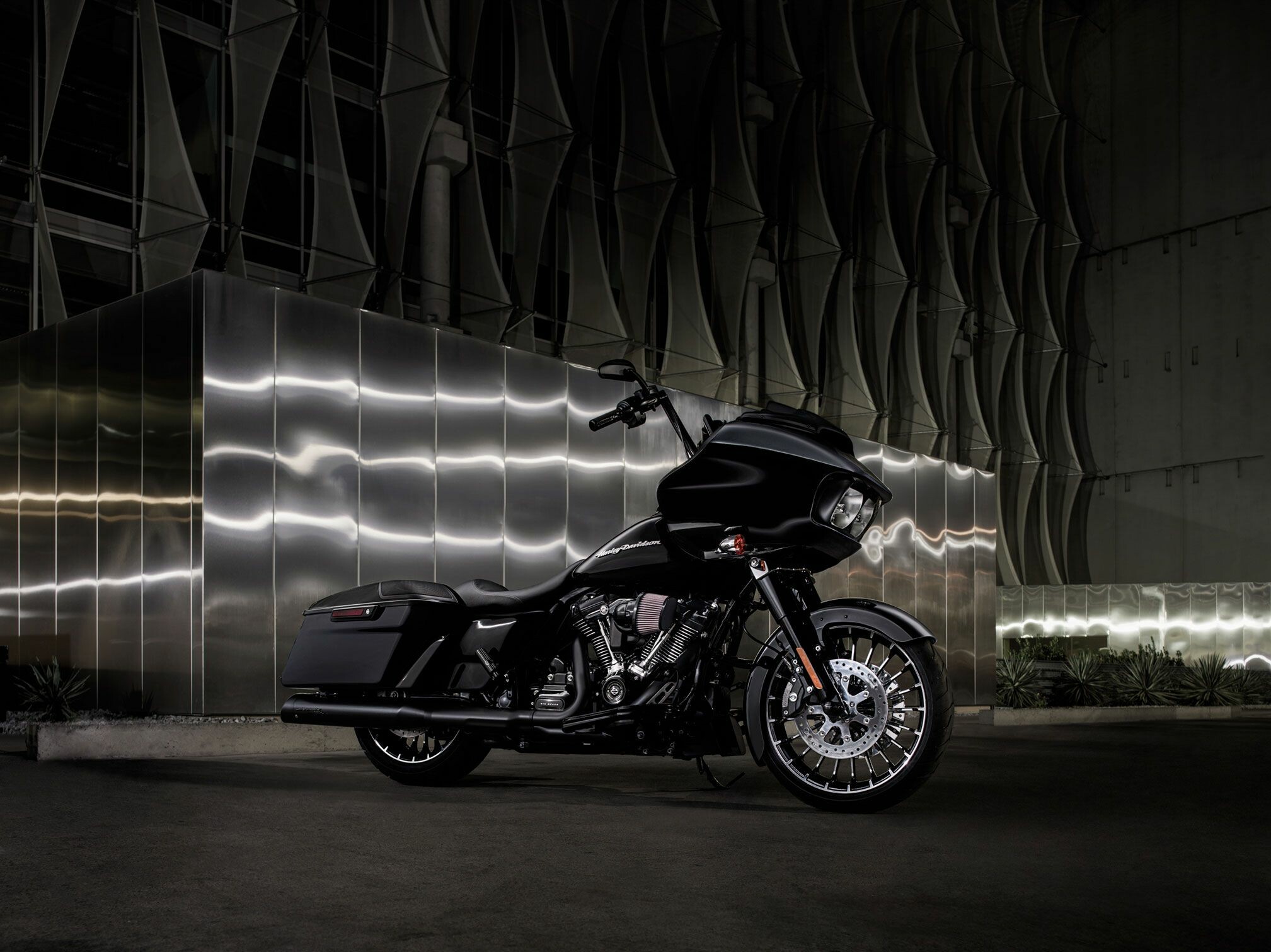 Harley-Davidson Street Glide, Sleek design, Road glide, Auto enthusiasts, 2020x1520 HD Desktop