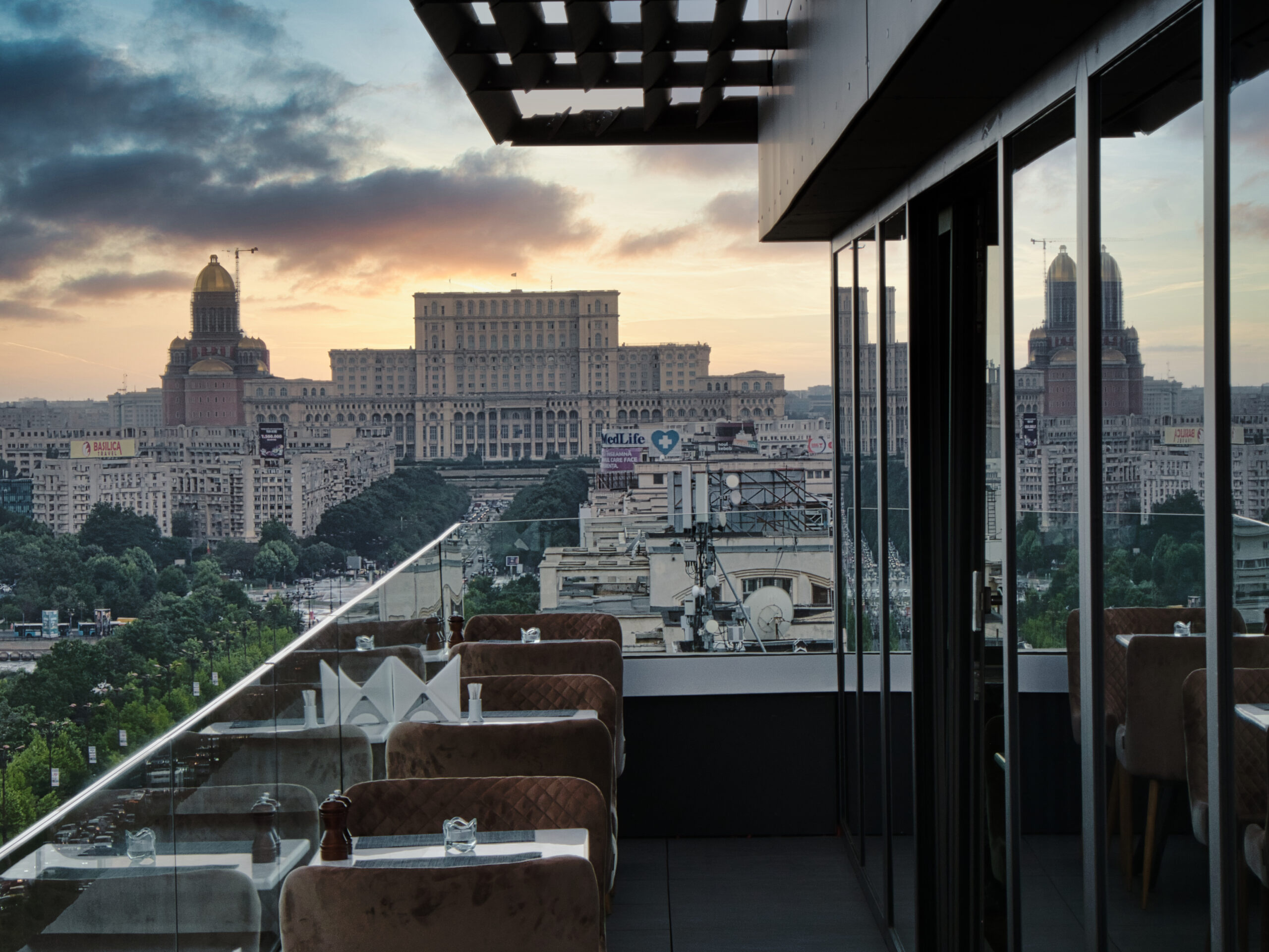 amethyst sky bar, union plaza hotel, bucharest, 2560x1930 HD Desktop