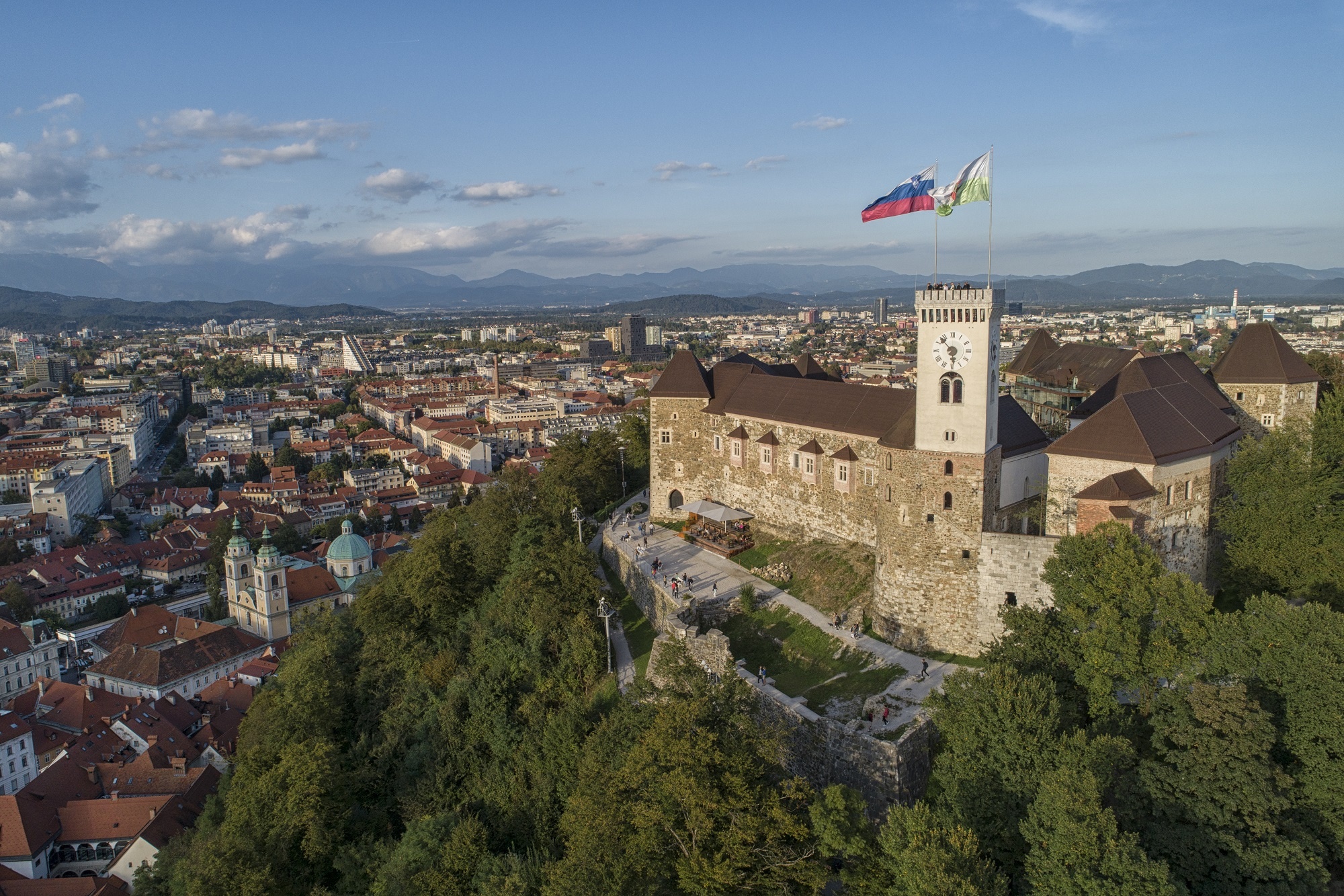 Ljubljana (Travels), European Volleyball Gala, Sporting event, Volleyball excitement, 2000x1340 HD Desktop