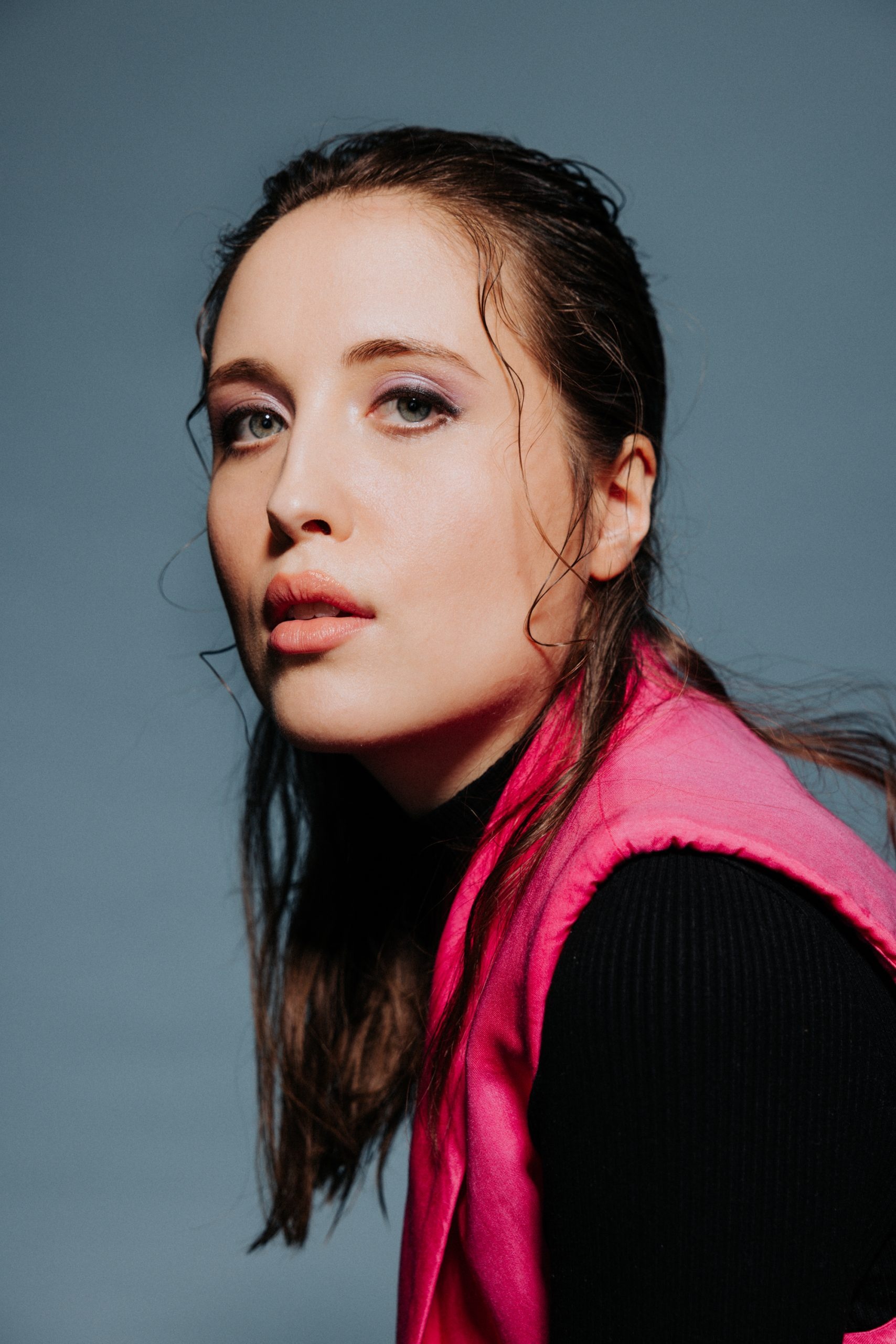 Alice Merton, Fight for independence, Captivating music video, 1710x2560 HD Phone