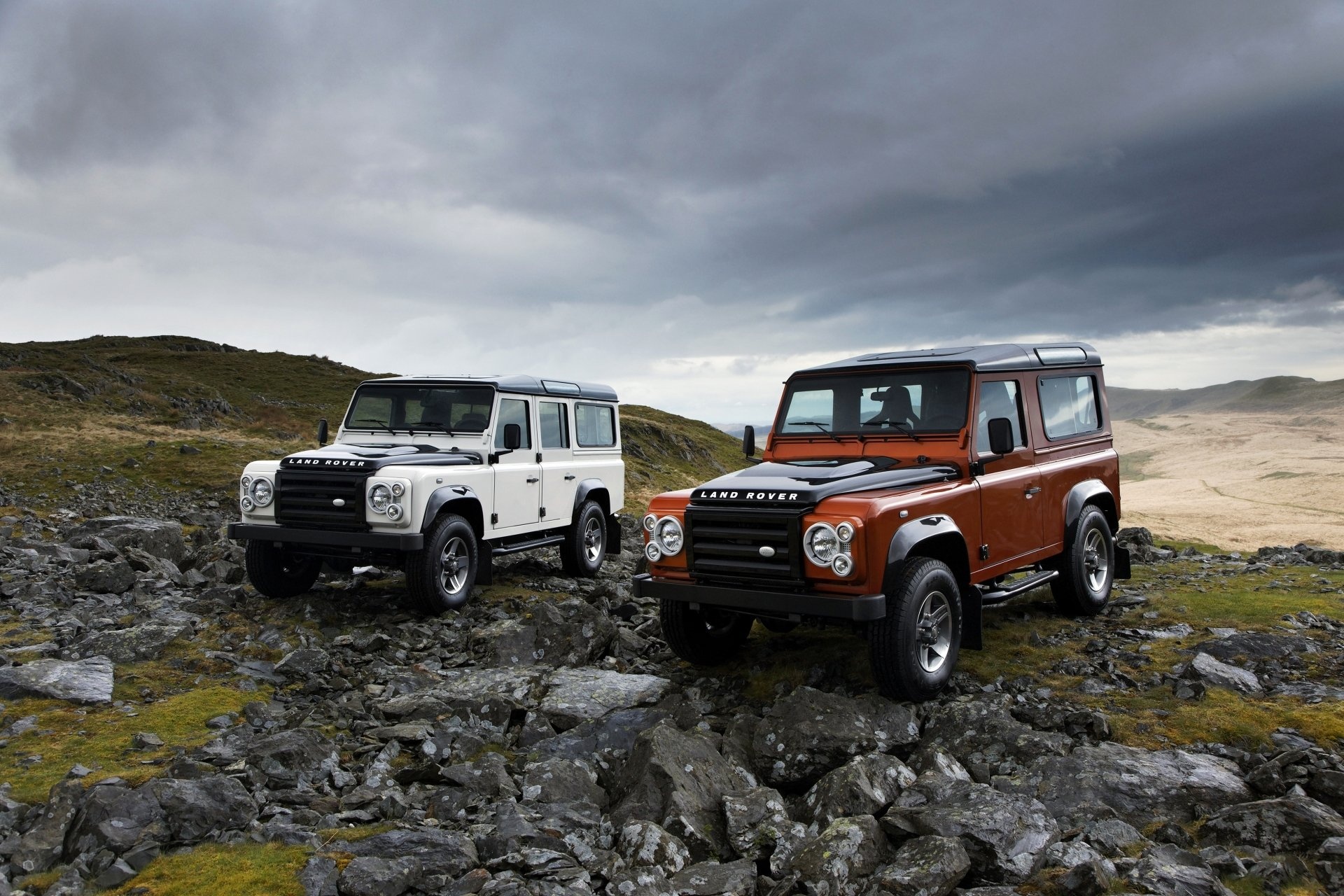 Off-Road Duet, Land Rover Defender Wallpaper, 1920x1280 HD Desktop