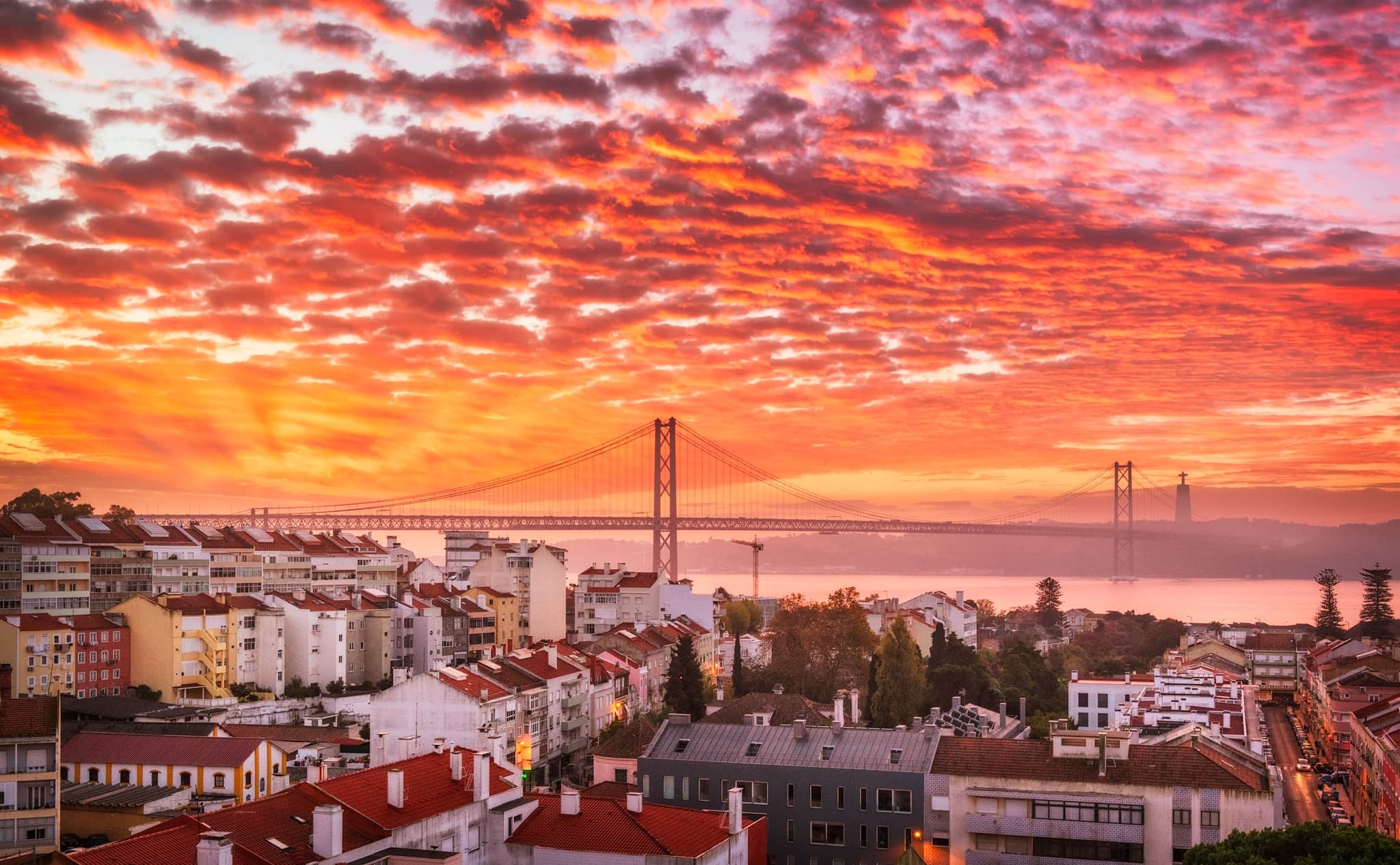 25 April Bridge, Lisbon (Portugal) Wallpaper, 2050x1270 HD Desktop