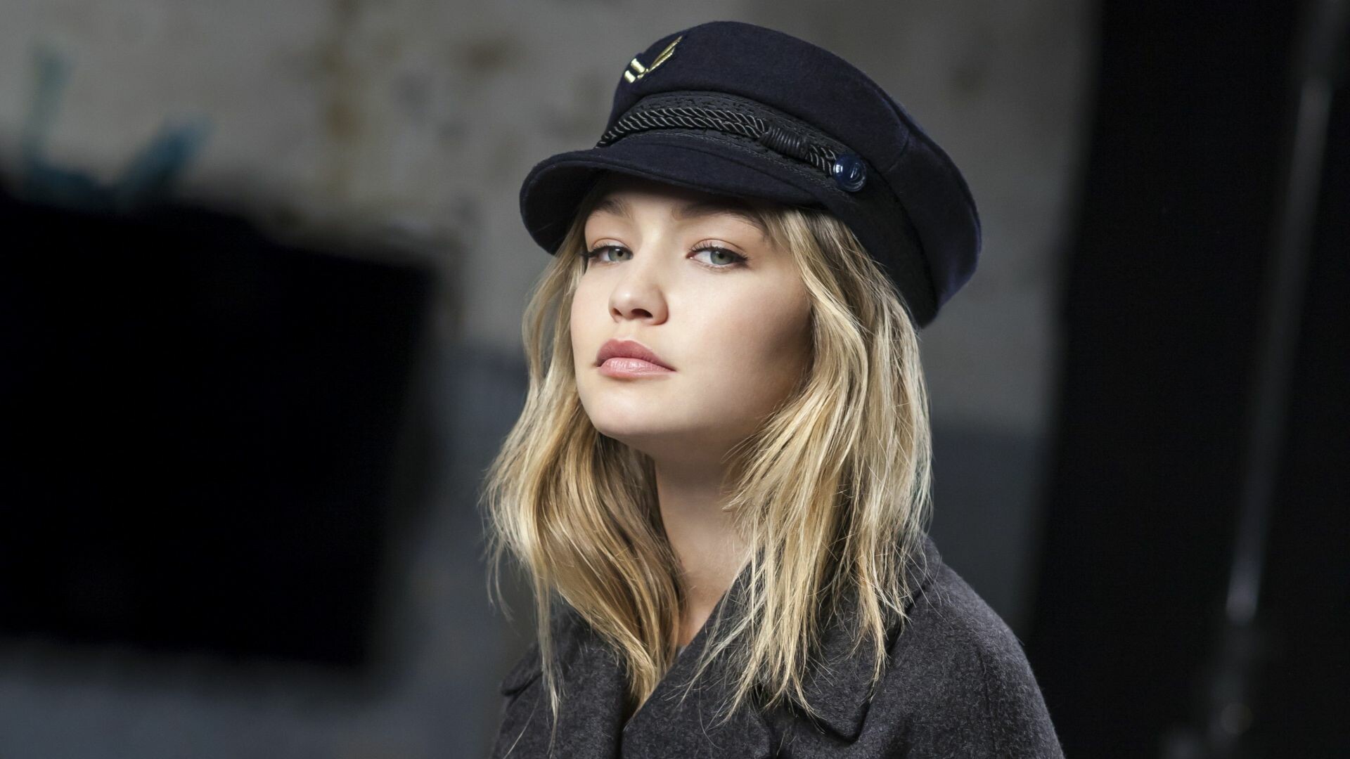 Gigi Hadid, Cap blonde supermodel, 1920x1080 Full HD Desktop