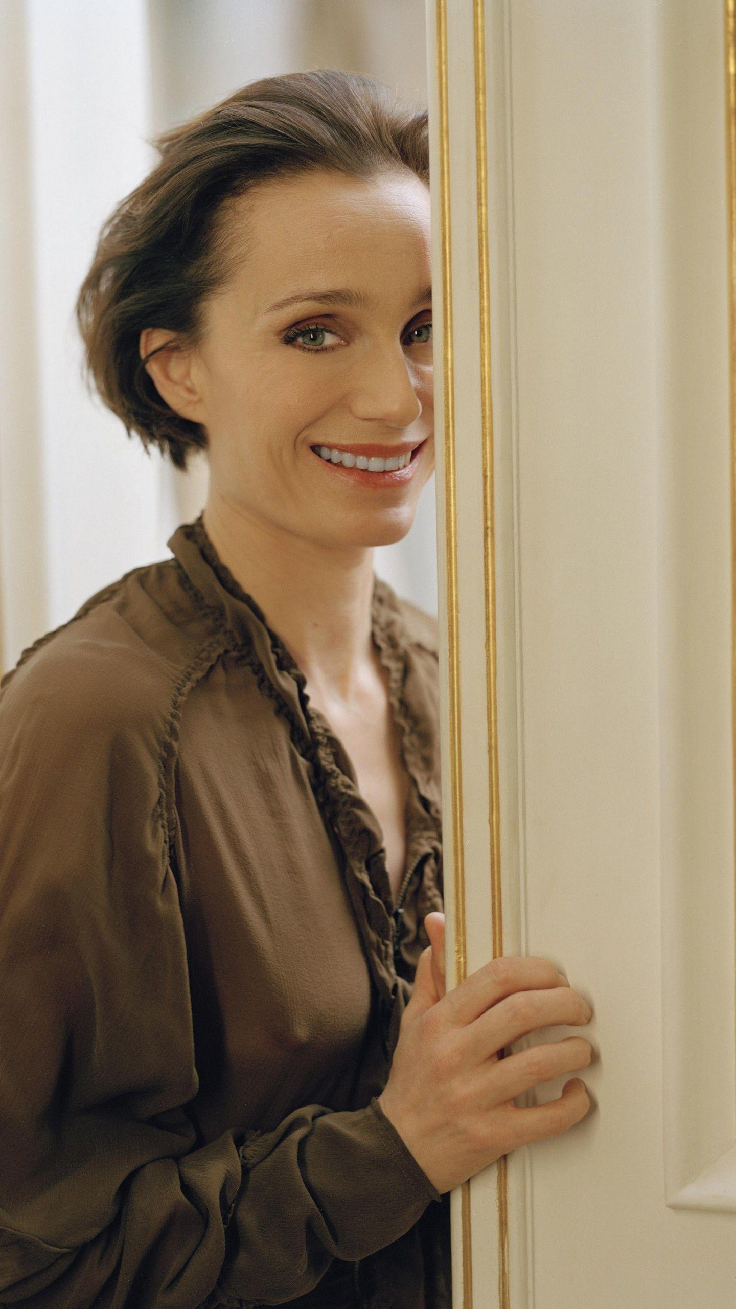 Kristin Scott Thomas, Free download wallpapers, High-quality images, Beautiful backgrounds, 1440x2560 HD Phone