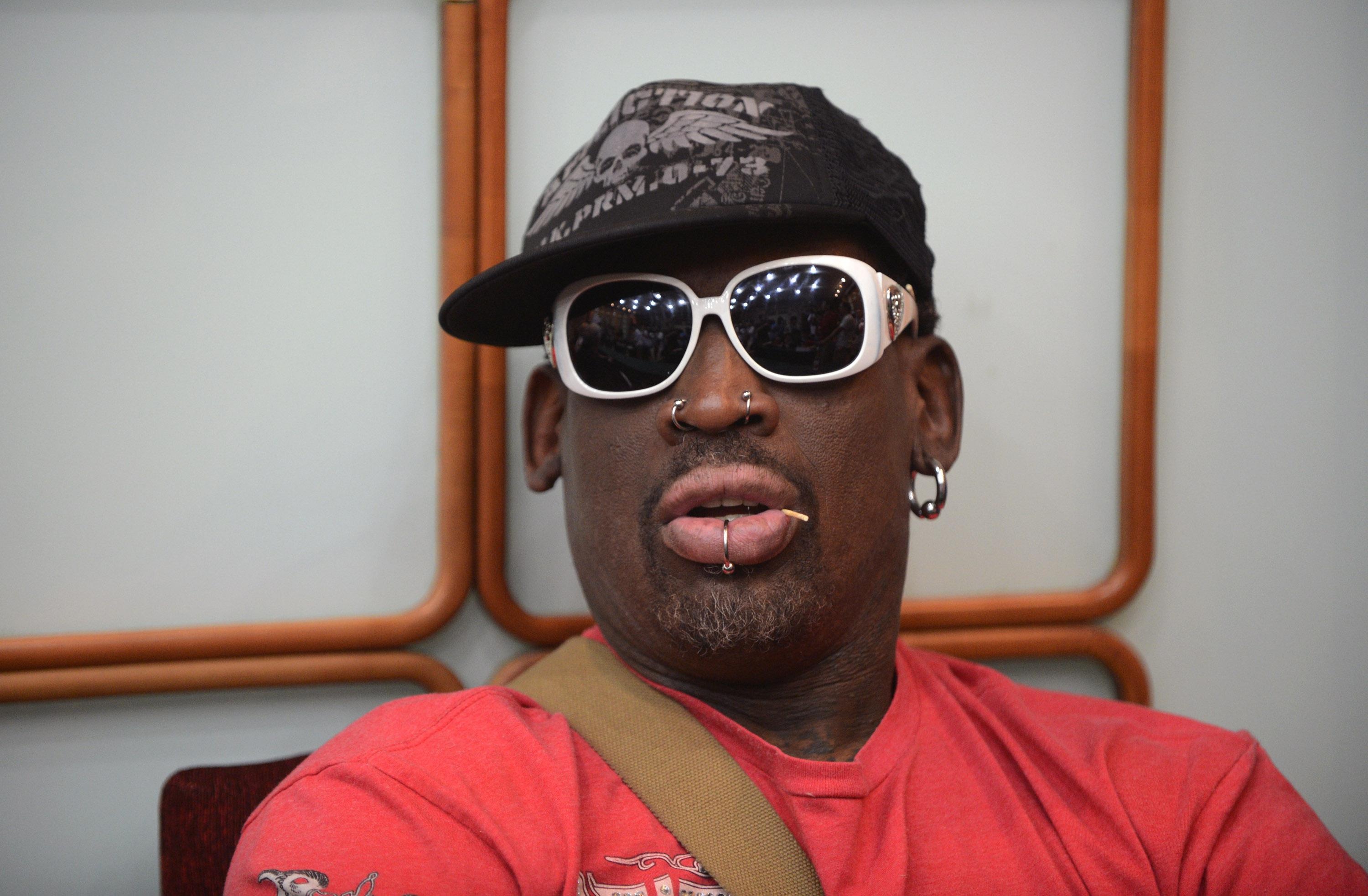 US Pro-ball Legend China Tour 2012, Dennis Rodman Wallpaper, 3000x1970 HD Desktop