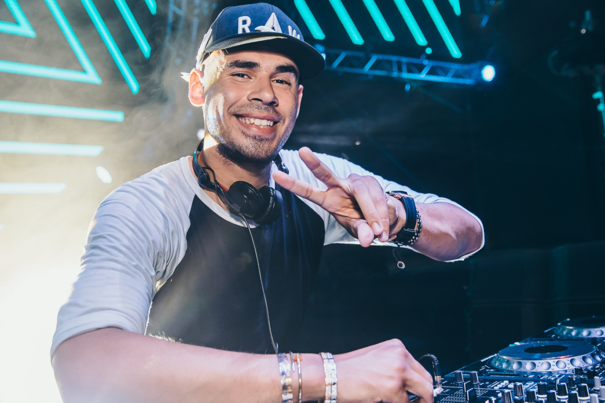 Afrojack, Greek productions, Rave, 2050x1370 HD Desktop