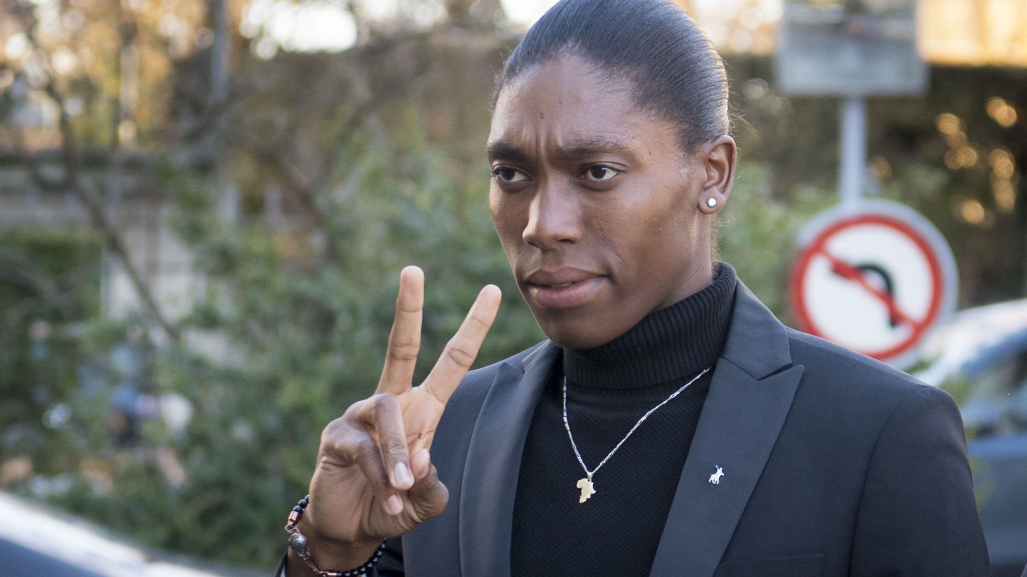 Caster Semenya, Wife Violet, Expecting second child, 2050x1160 HD Desktop