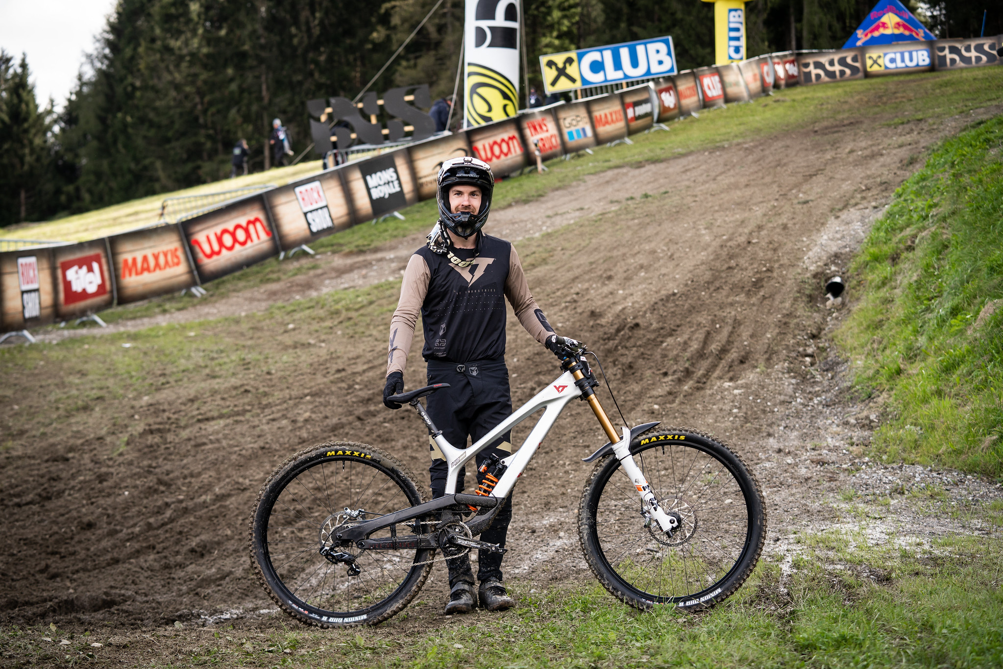 David Trummer, Thrilling ixs downhill race, Crankworx Innsbruck event, 2050x1370 HD Desktop