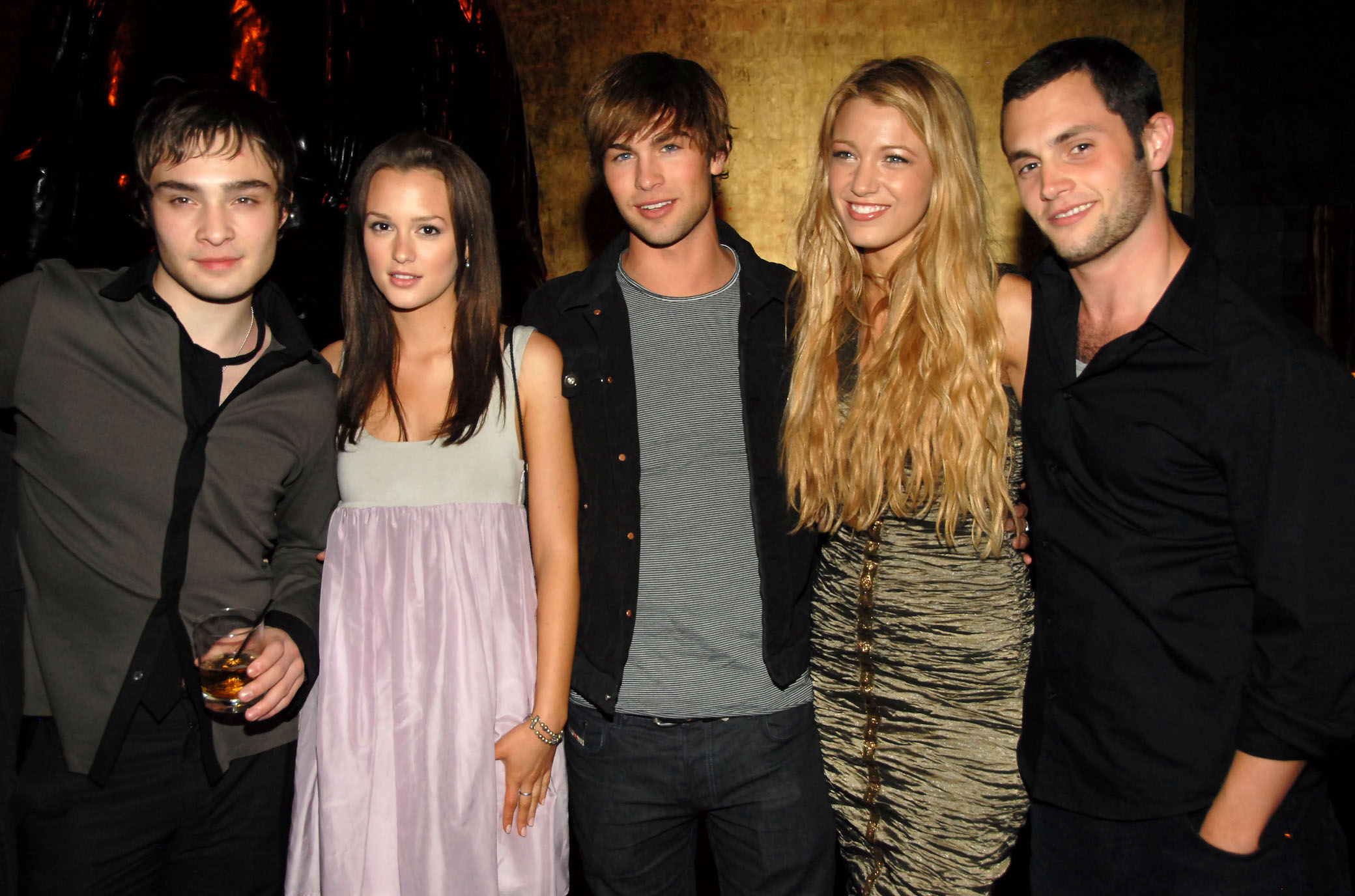 Gossip Girl, Cast updates, Celebrity lifestyles, Iconic characters, 2080x1380 HD Desktop