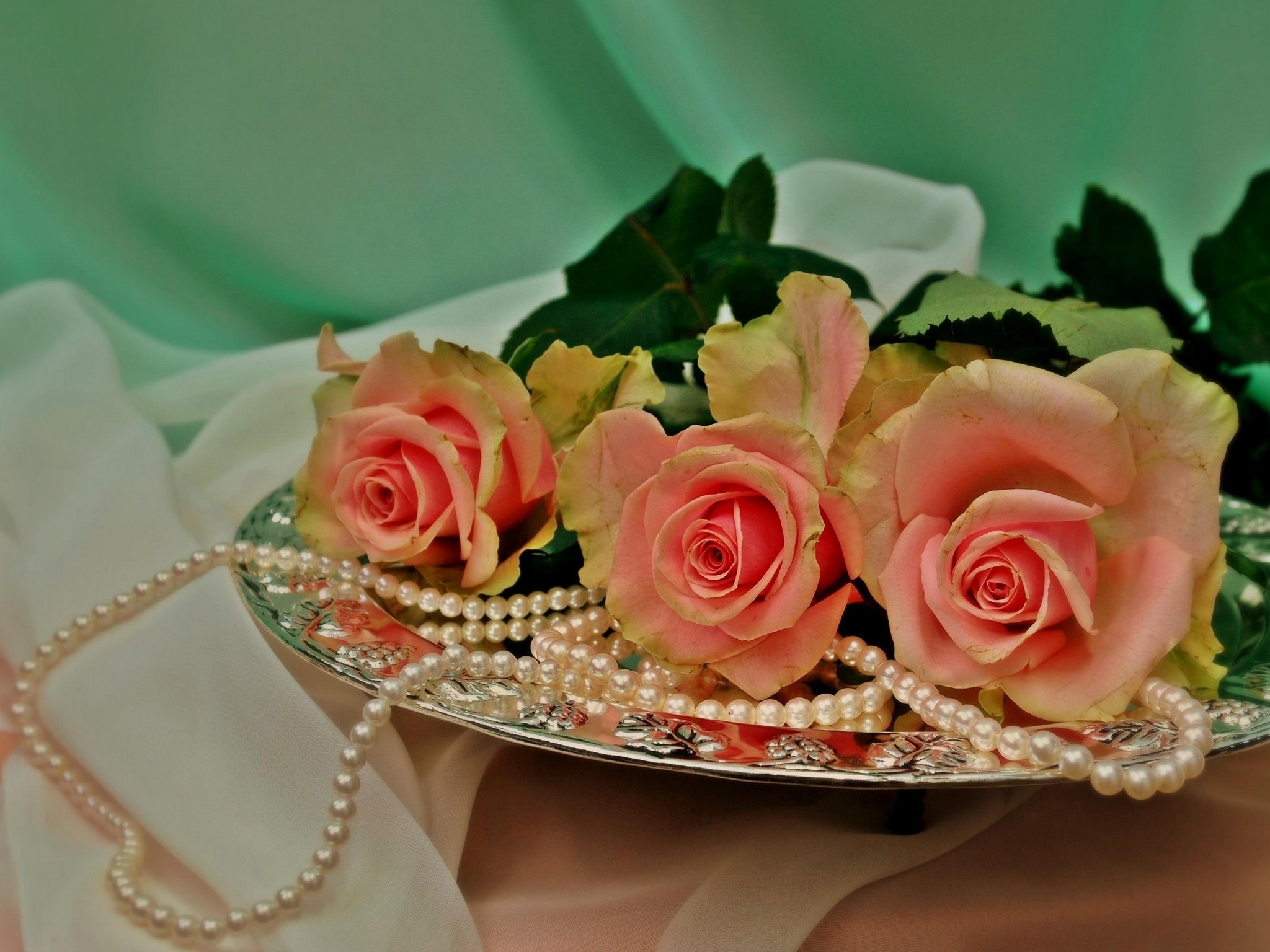 Pearls and roses, Pearl Wallpaper, 2050x1540 HD Desktop