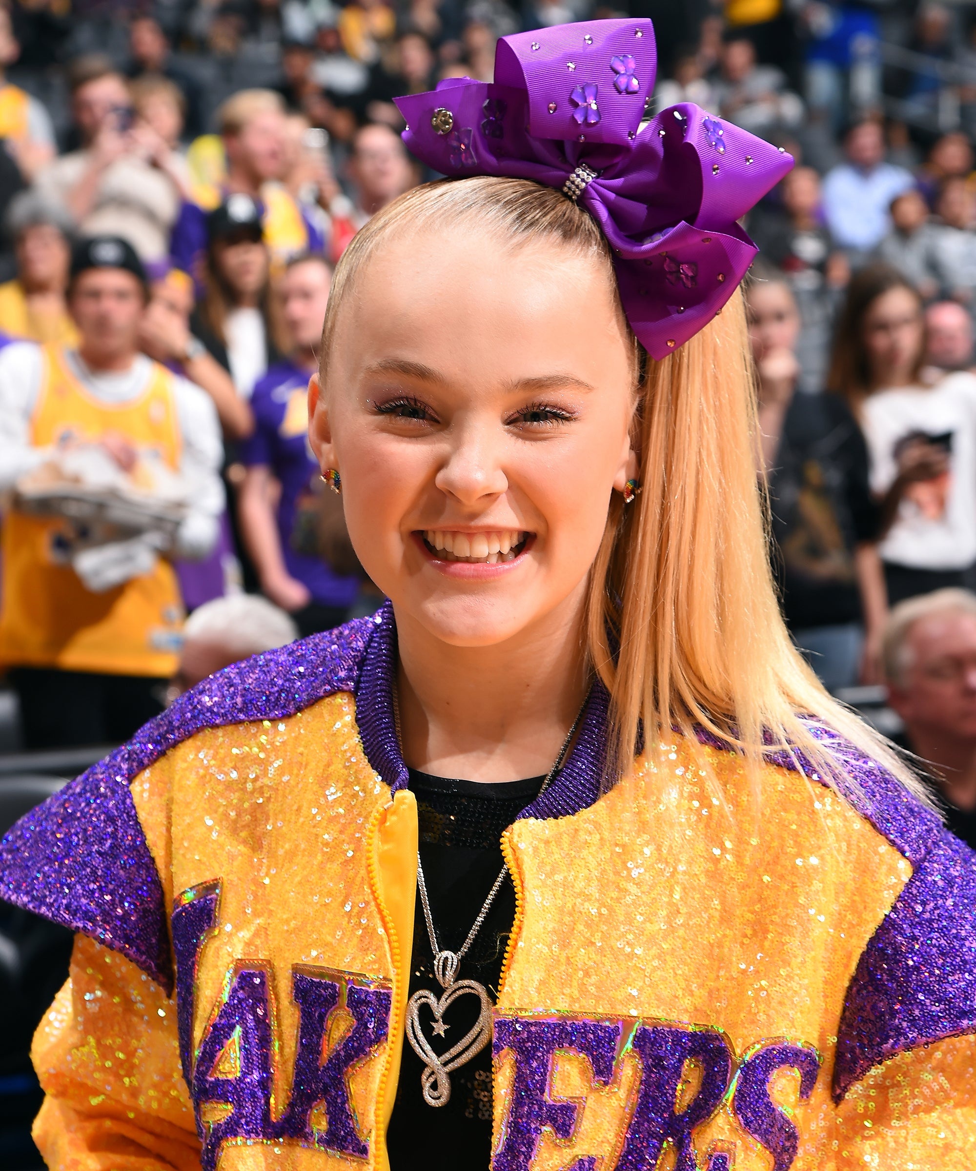 JoJo Siwa shows real hair, Viral TikTok video, 2000x2400 HD Phone