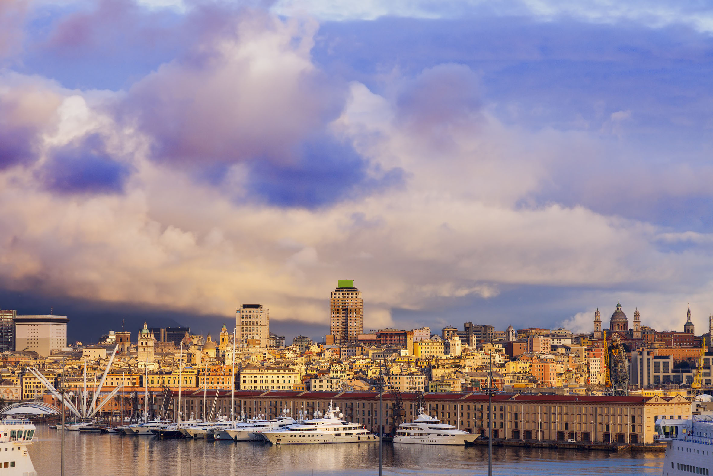 Genova Italy, Applica liot, Citt di Genova, Top trade, 2370x1580 HD Desktop