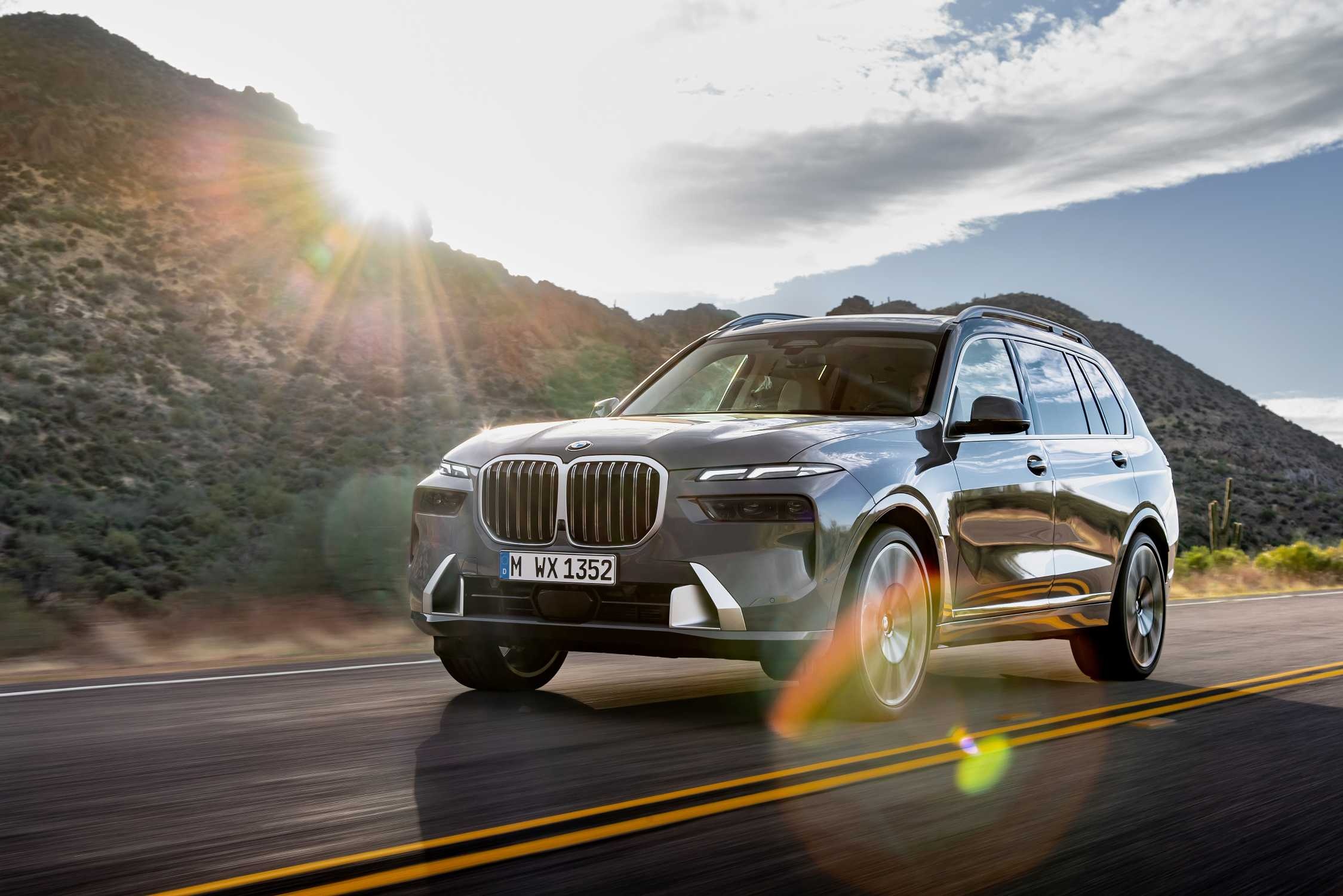 BMW X7, New model, Premium SUV, Cutting-edge features, 2250x1500 HD Desktop