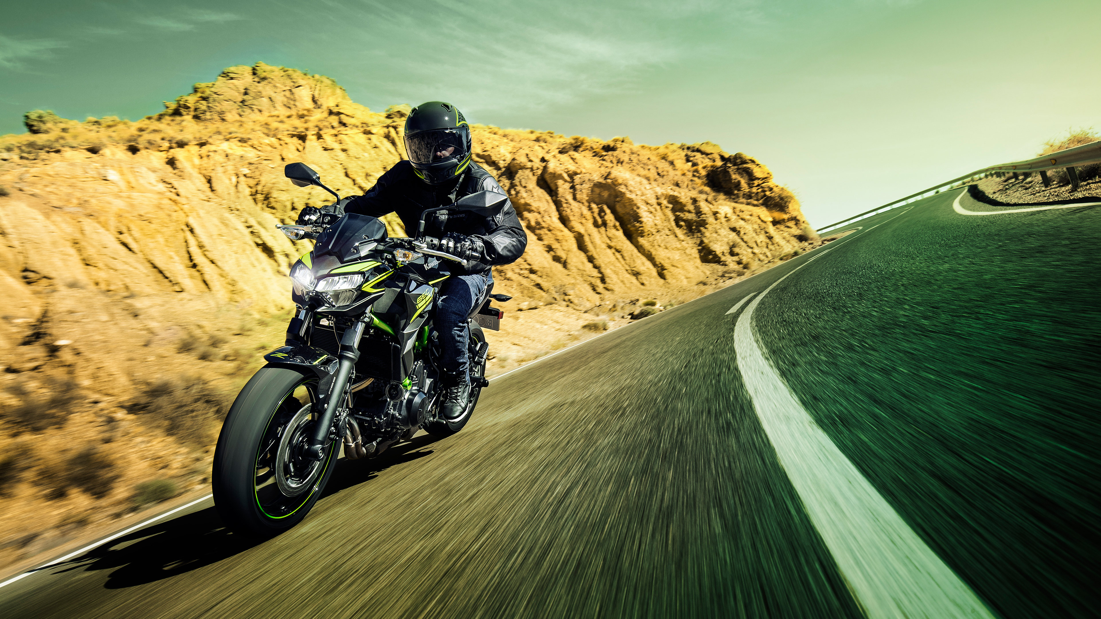 Kawasaki Z650, Streetfighter style, Exhilarating performance, edgy design, 3840x2160 4K Desktop