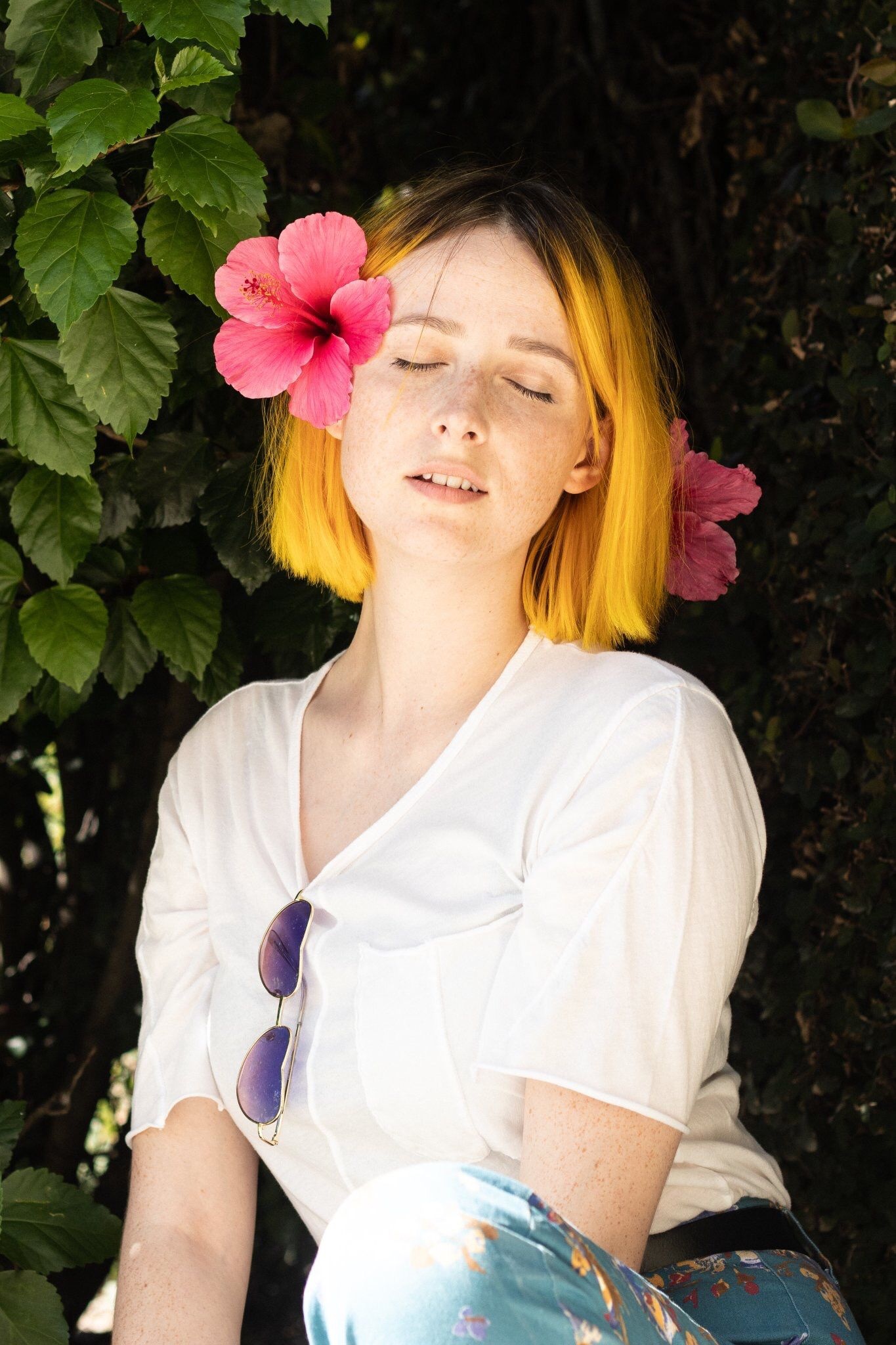 Tessa Violet, Unique musical style, Creative expression, Artistic vision, 1370x2050 HD Phone