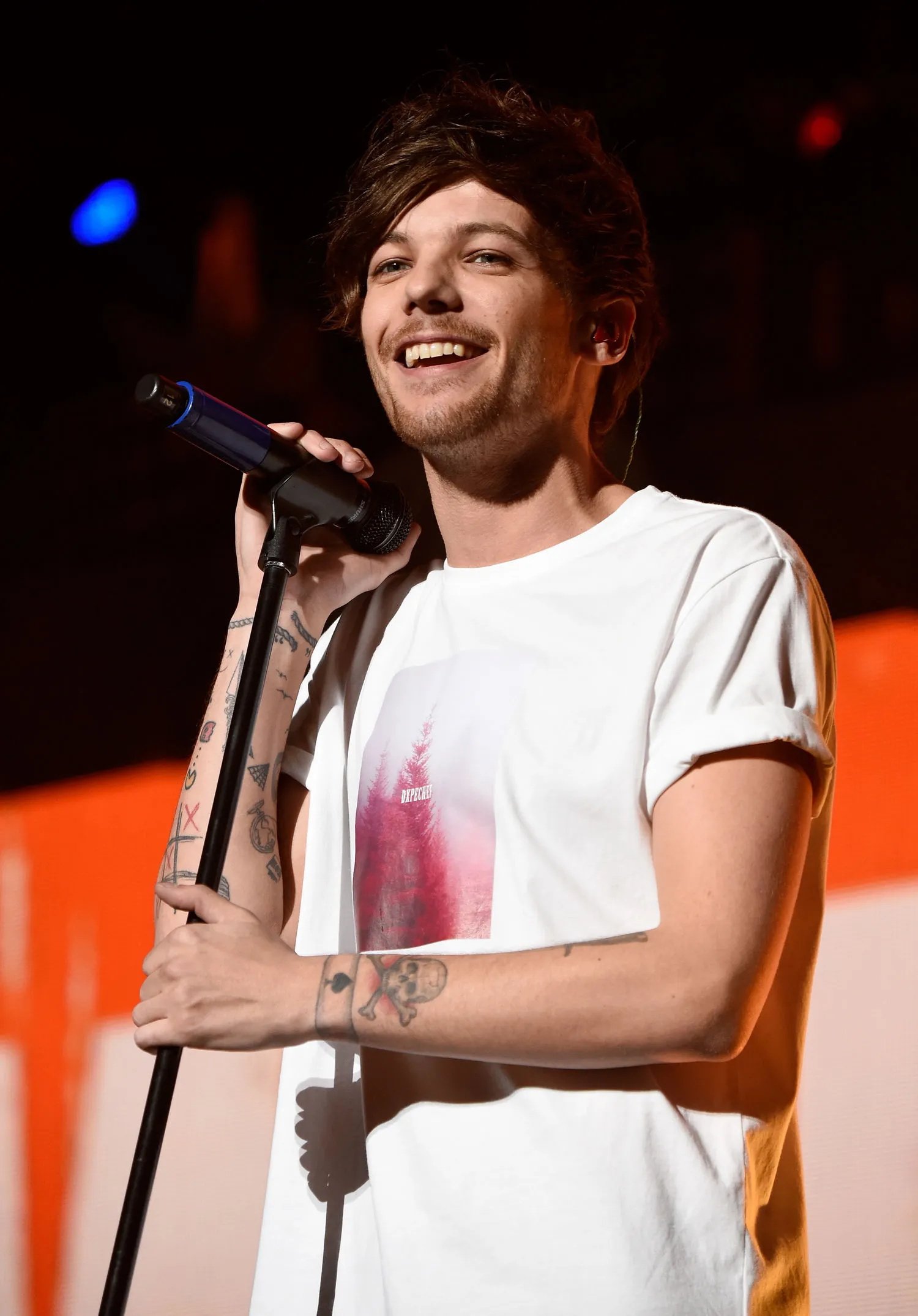 106.1 KISS FM's Jingle Ball 2015, Louis Tomlinson Wallpaper, 1500x2150 HD Phone