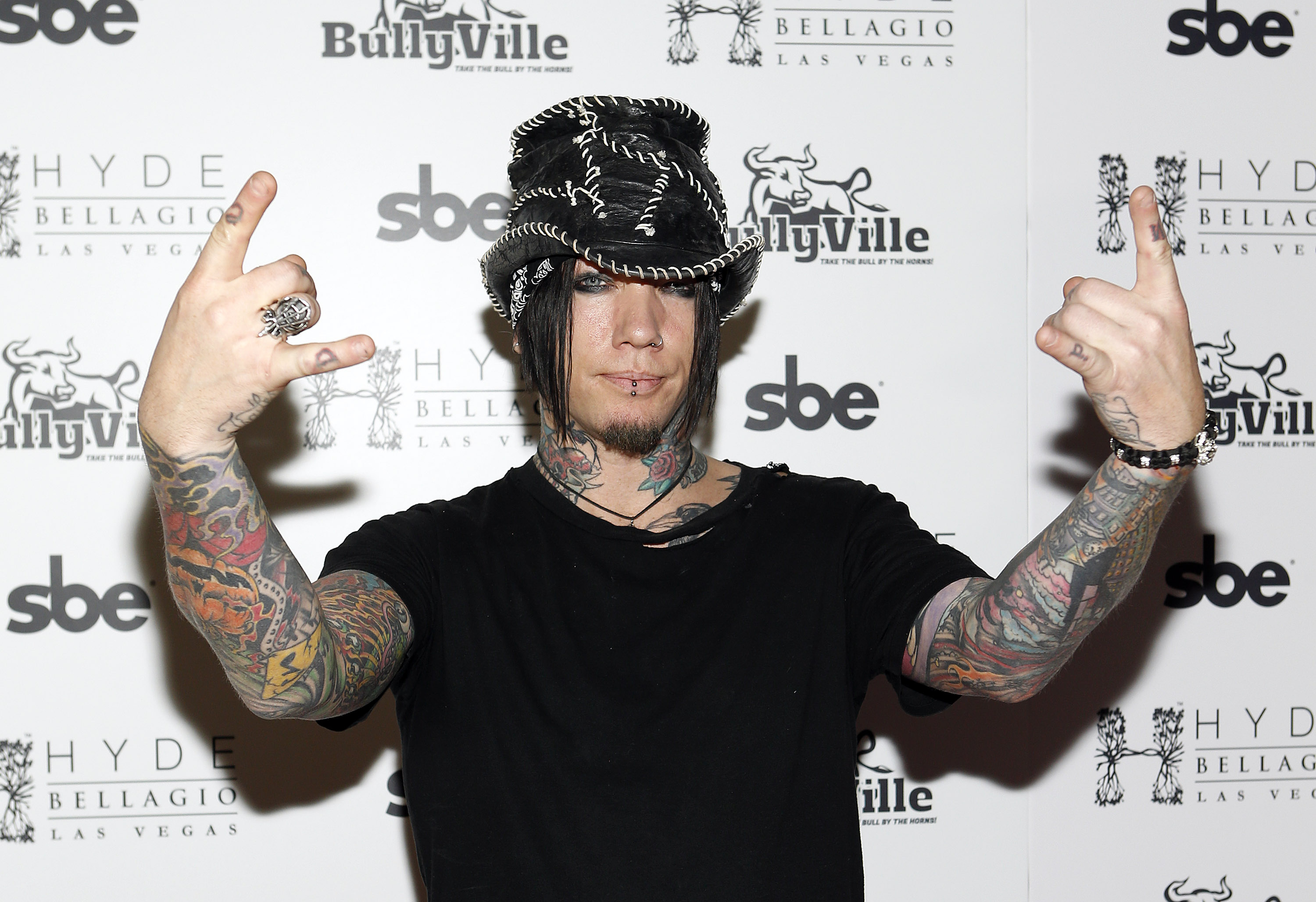 DJ Ashba, Guns N' Roses, Band's recent success, Ftldes Magazine, 3000x2060 HD Desktop