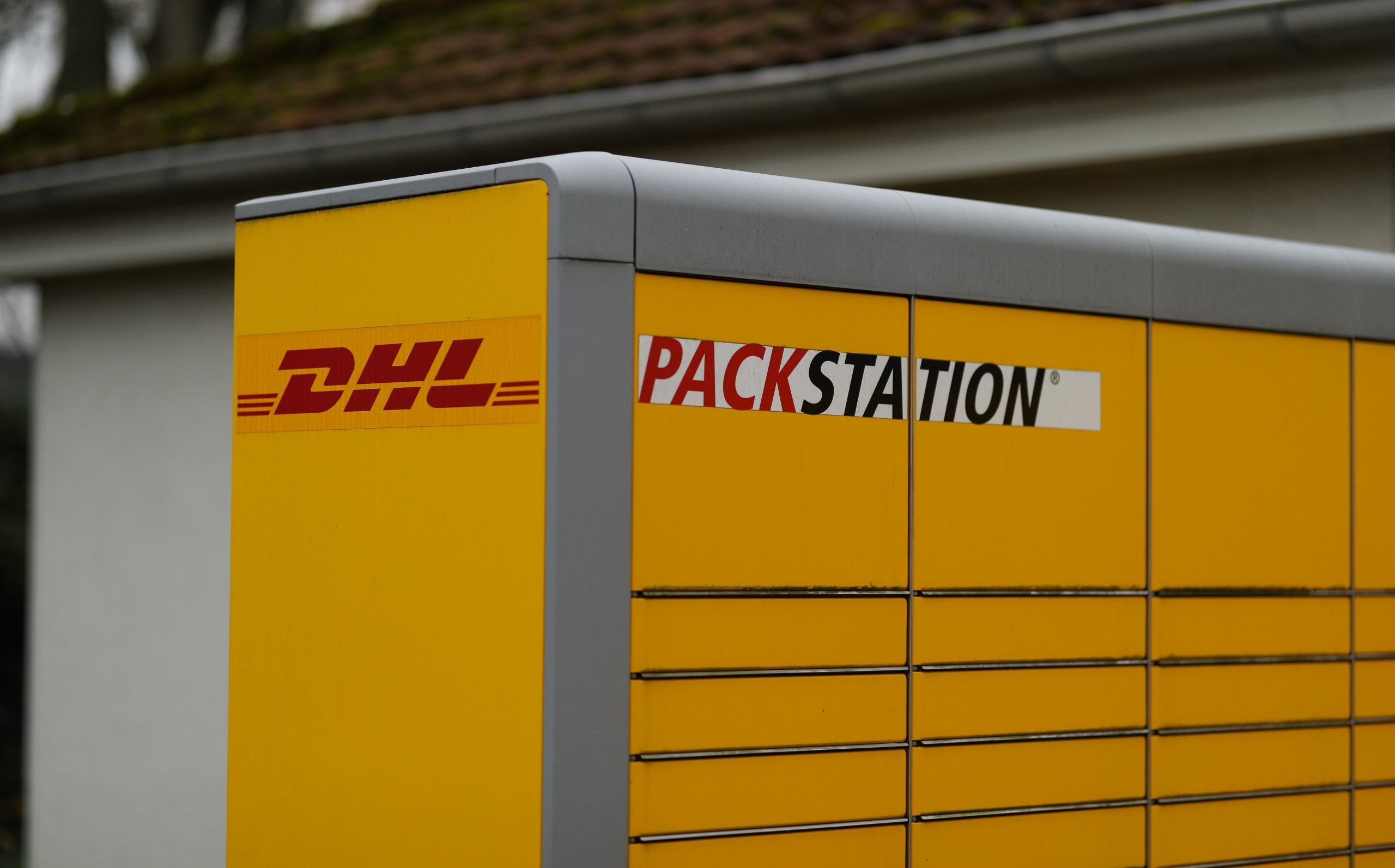 DHL customer app, Mandatory update, Enhanced features, User convenience, 2560x1600 HD Desktop