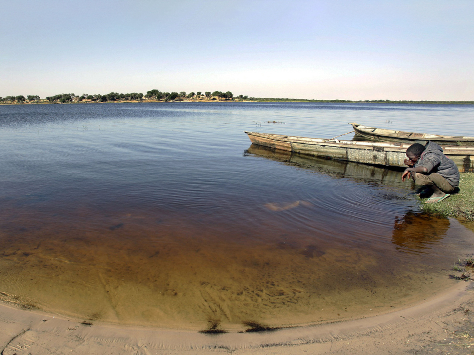 Lake Chad, African lake, Natural wonder, Geographical marvel, 1920x1440 HD Desktop