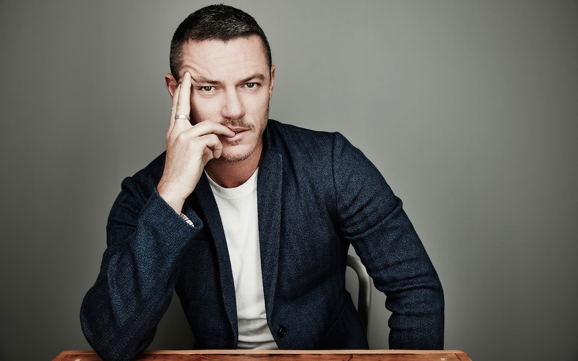 High-definition wallpapers, Luke Evans' portraits, Captivating backgrounds, Stunning imagery, 1920x1200 HD Desktop