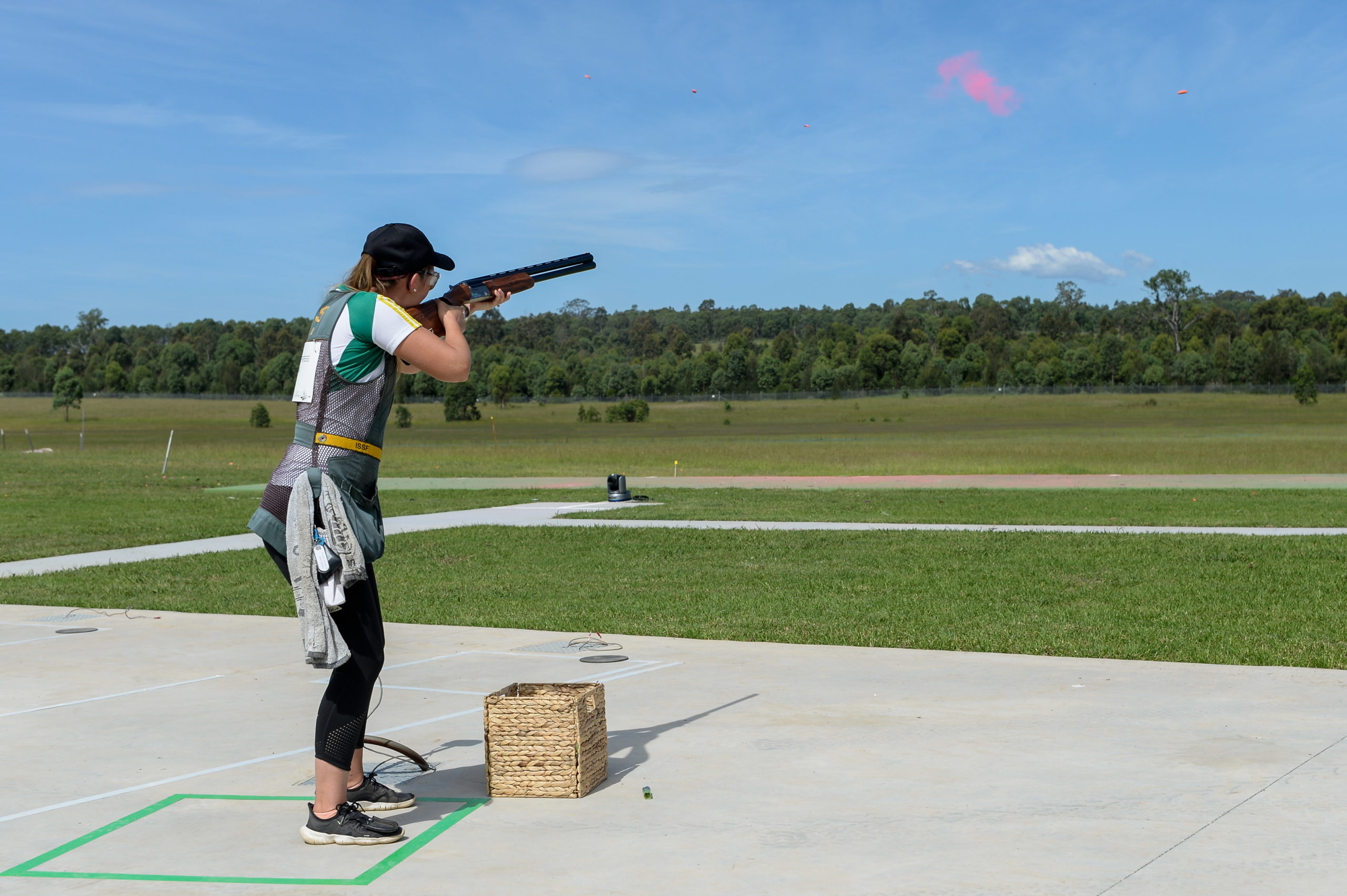 Laura Coles, Skeet Shooting Wallpaper, 2560x1710 HD Desktop