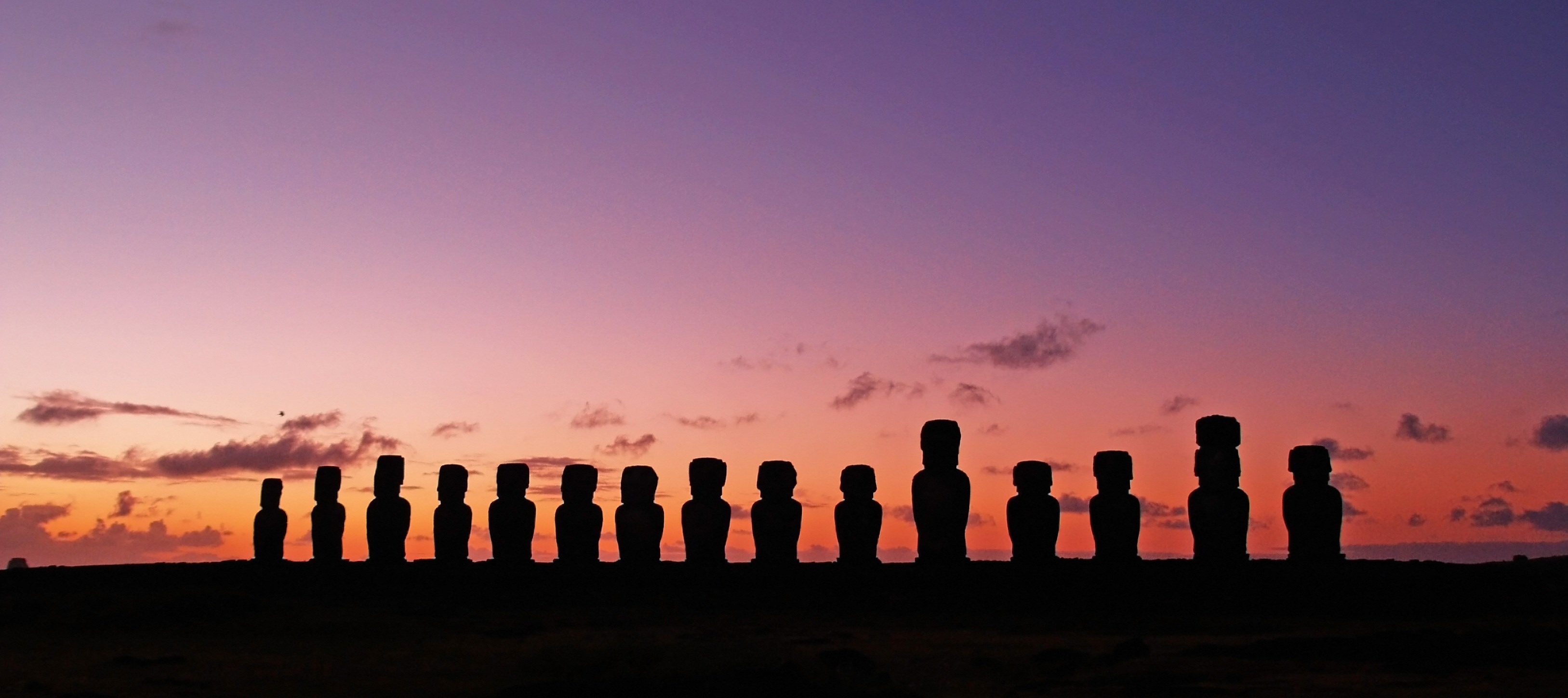 Fascinating Easter Island scenes, Vibrant wallpaper, Astonishing beauty, Samantha Thompson, 3260x1450 Dual Screen Desktop