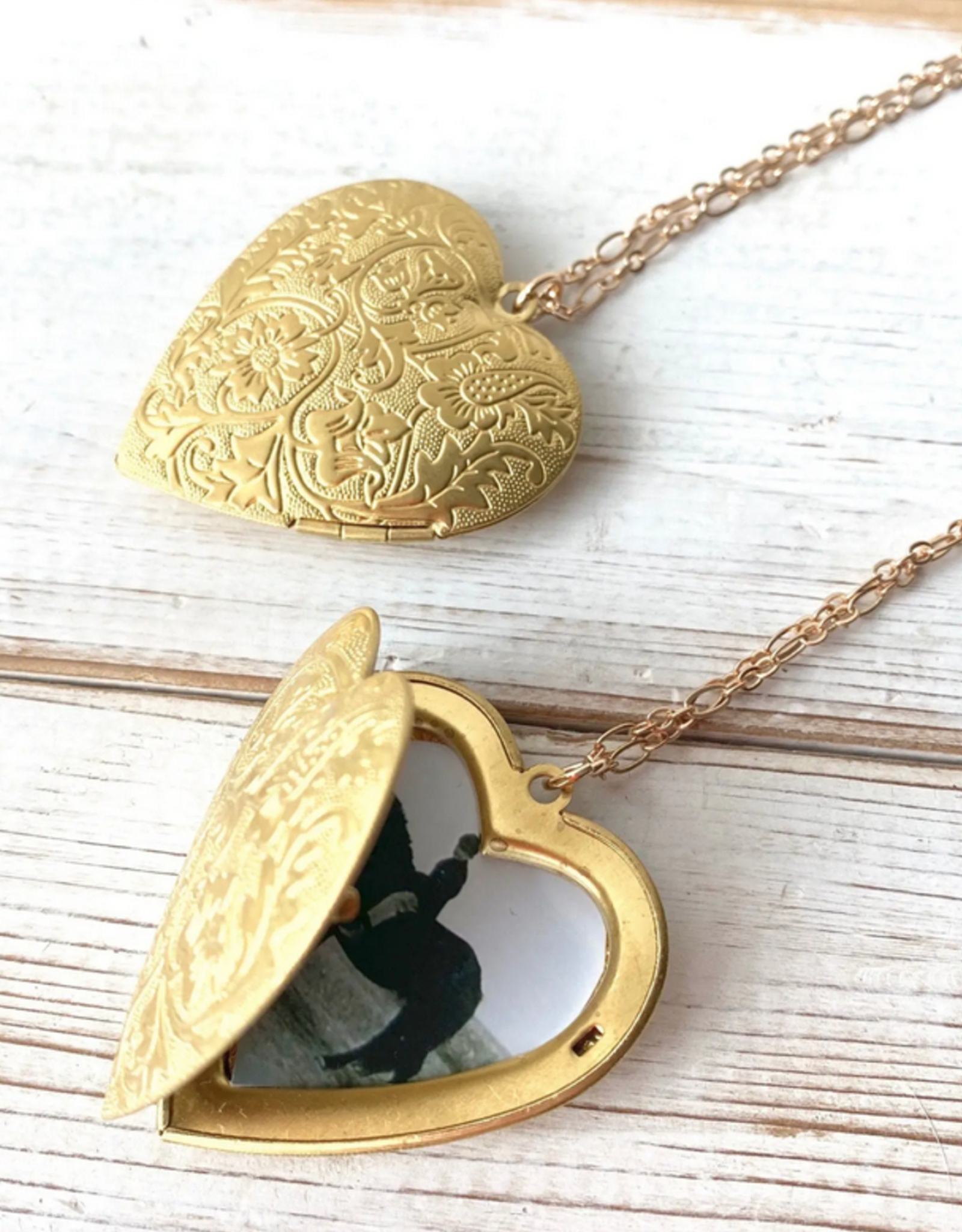 Antique gold heart locket, sentimental jewelry, family heirloom, 1600x2050 HD Phone